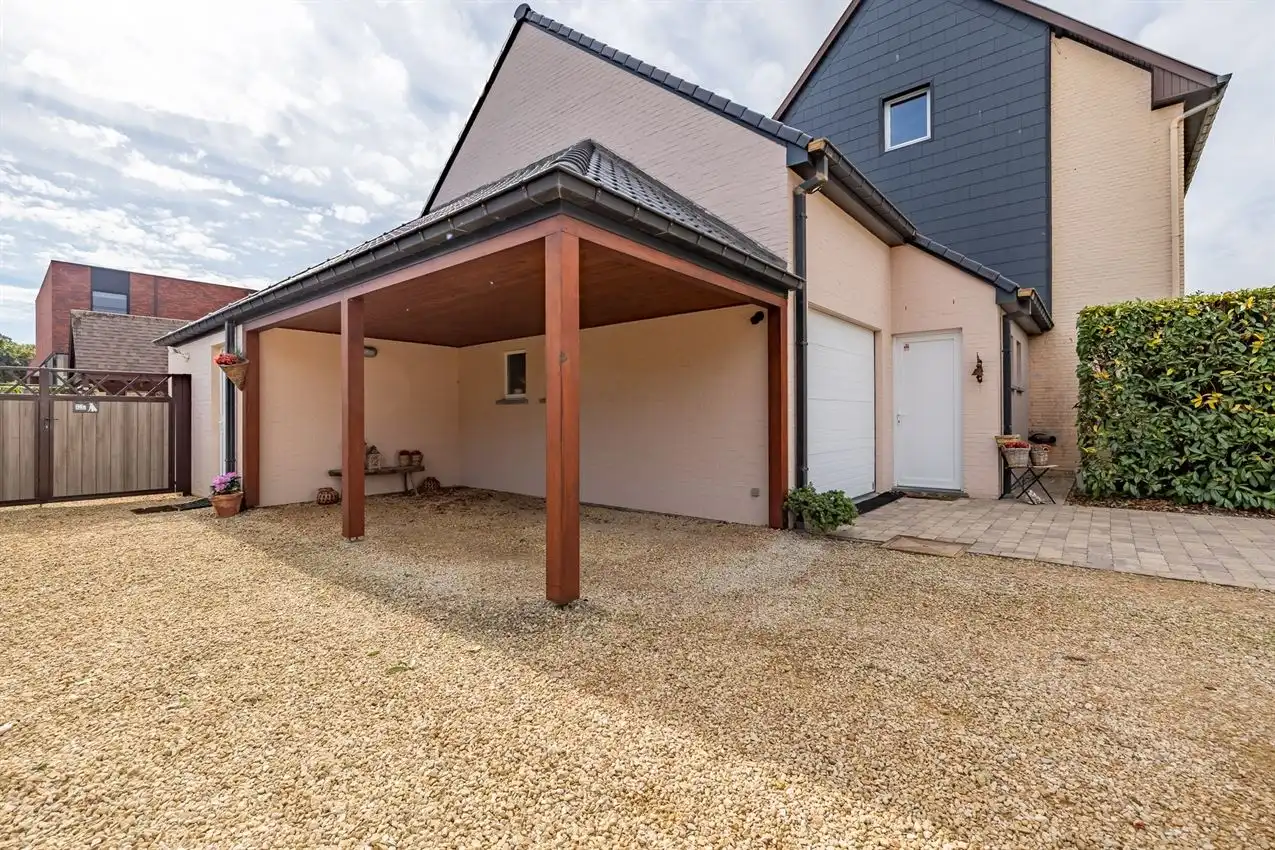 Karaktervolle en instapklare woning met zonnige tuin nabij het Gras- en Crauwelsbos foto 49