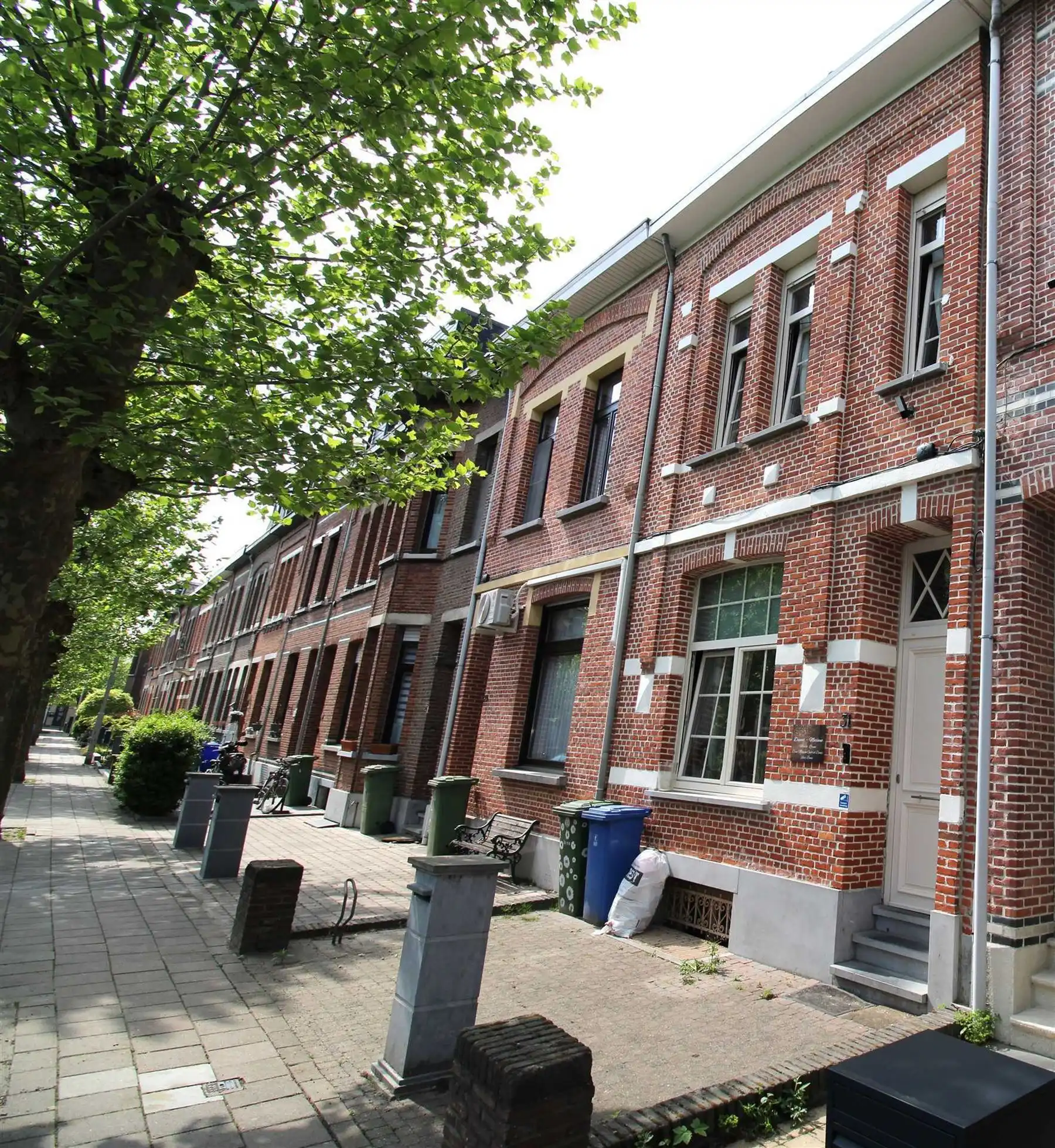 Instapklare woning met 4 slaapkamers, aparte dressing en tuin! foto 16