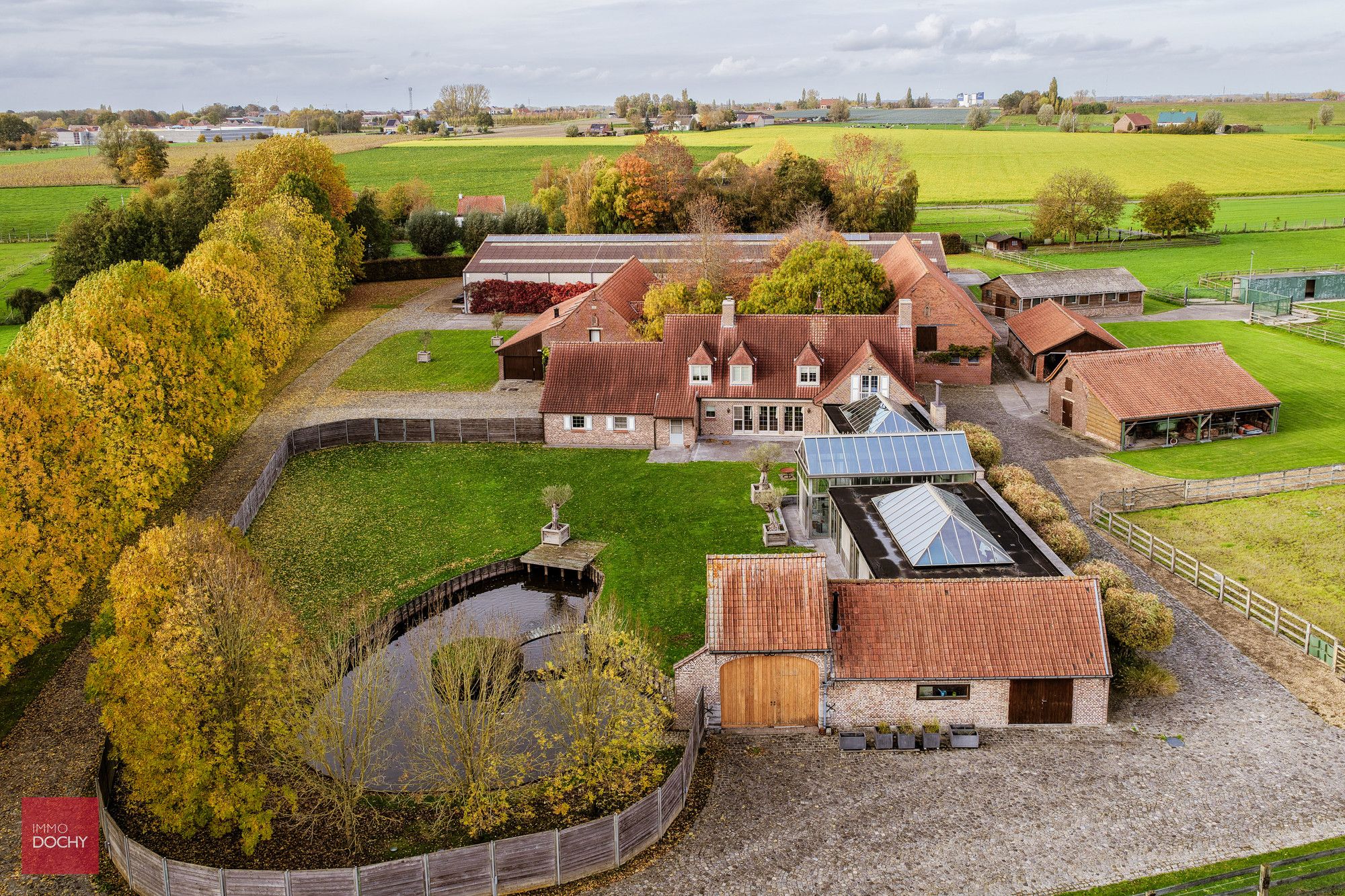 Vierkantshoeve met paardenaccommodatie op ca. 5,3ha foto 12