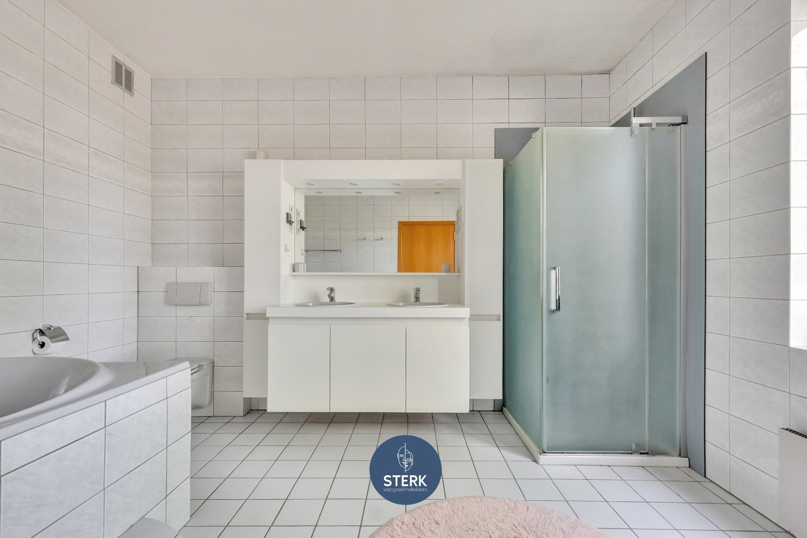 ROYAAL APPARTEMENT MET RUIM TERRAS GELEGEN IN HET UNIEKE PARKDOMEIN PETERSHEIM !  foto 26