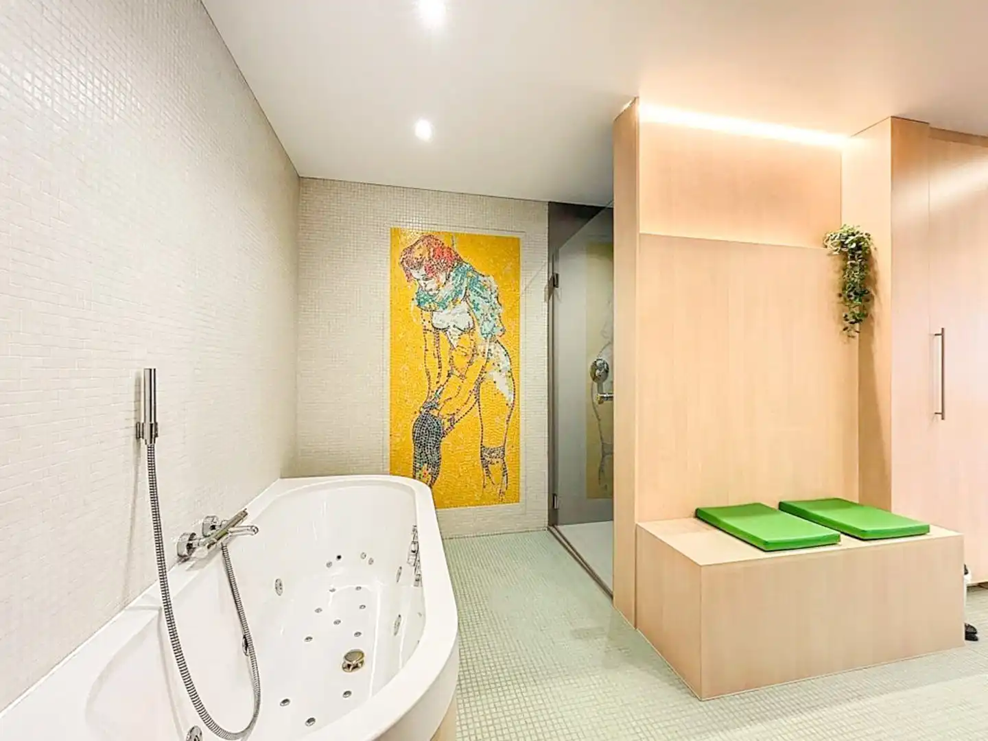  Instapklaar huis met 5 slaapkamers, dubbele praktijkruimte, ruime parking op zichtlocatie foto 16