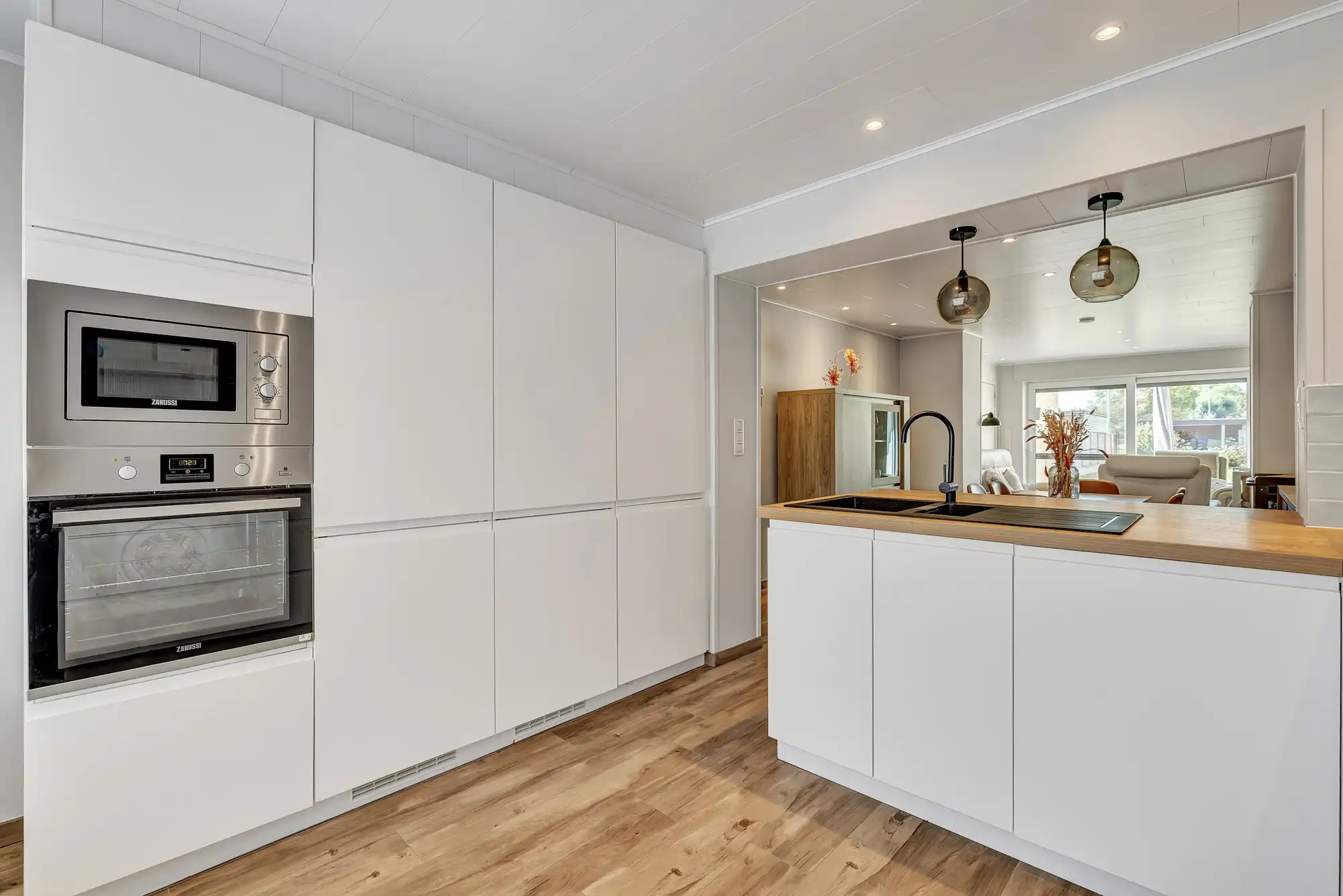 Gerenoveerde gezinswoning met 3 slaapkamers foto 6