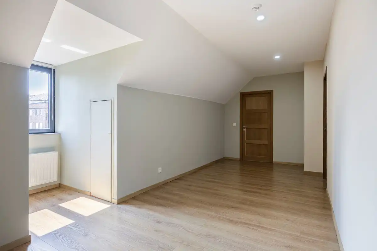 TIJDLOZE VOLLEDIG GERENOVEERDE VILLA OP EEN PERCEEL VAN 16A81CA TE RIEMST foto 24