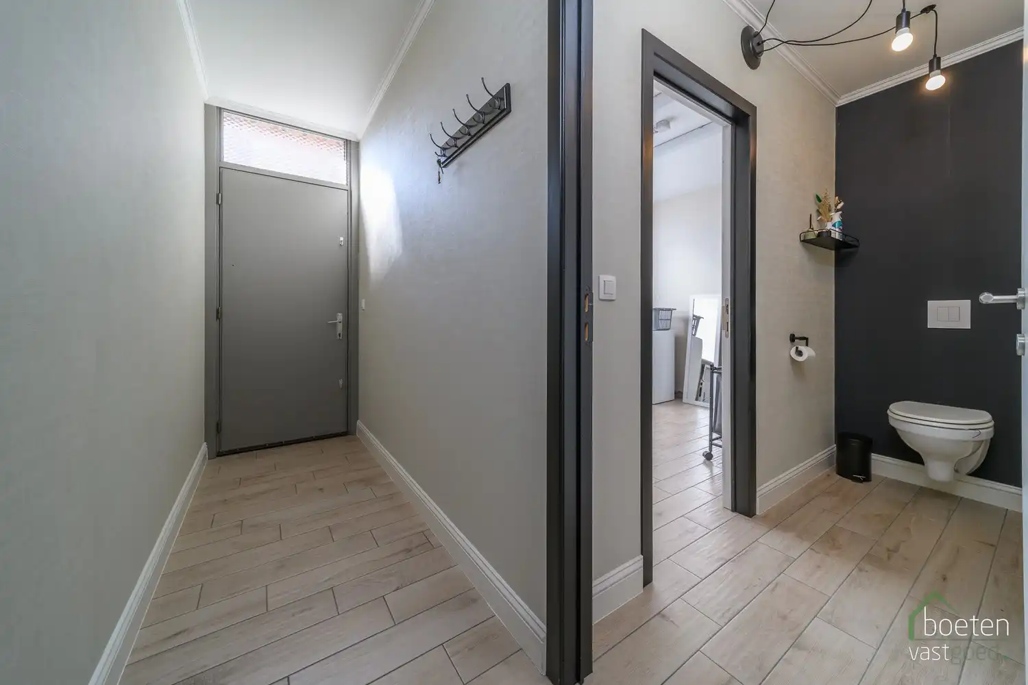 RENINGE: Gezellige dorpswoning met een gerenoveerd gelijkvloers, 3 slpks & zolder en tuin met open zicht op 376m² grondopp. foto 11