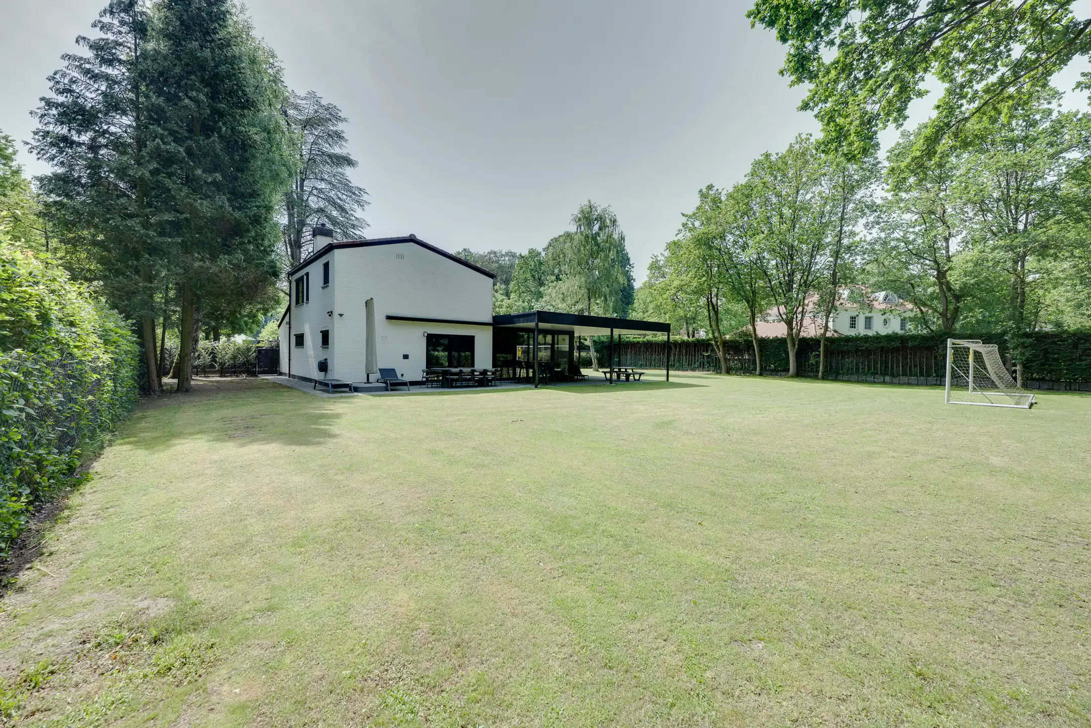 Gerenoveerde woning op een mooi perceel van ca 2.000 m² foto 15