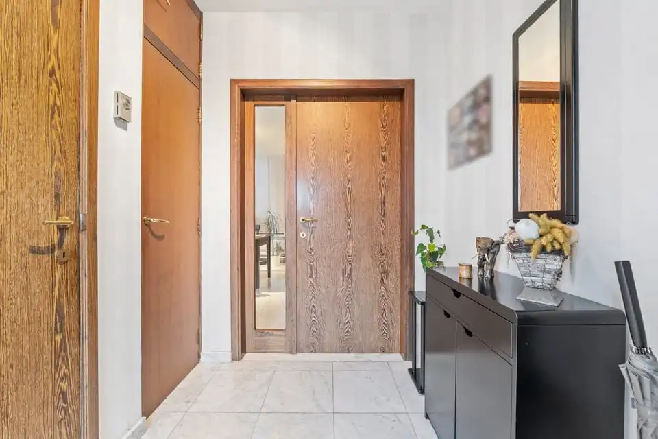 RUIME GELIJKVLOERSE GEZINSWONING OP EEN UITZONDERLIJK PERCEEL IN KORTENAKEN foto 5