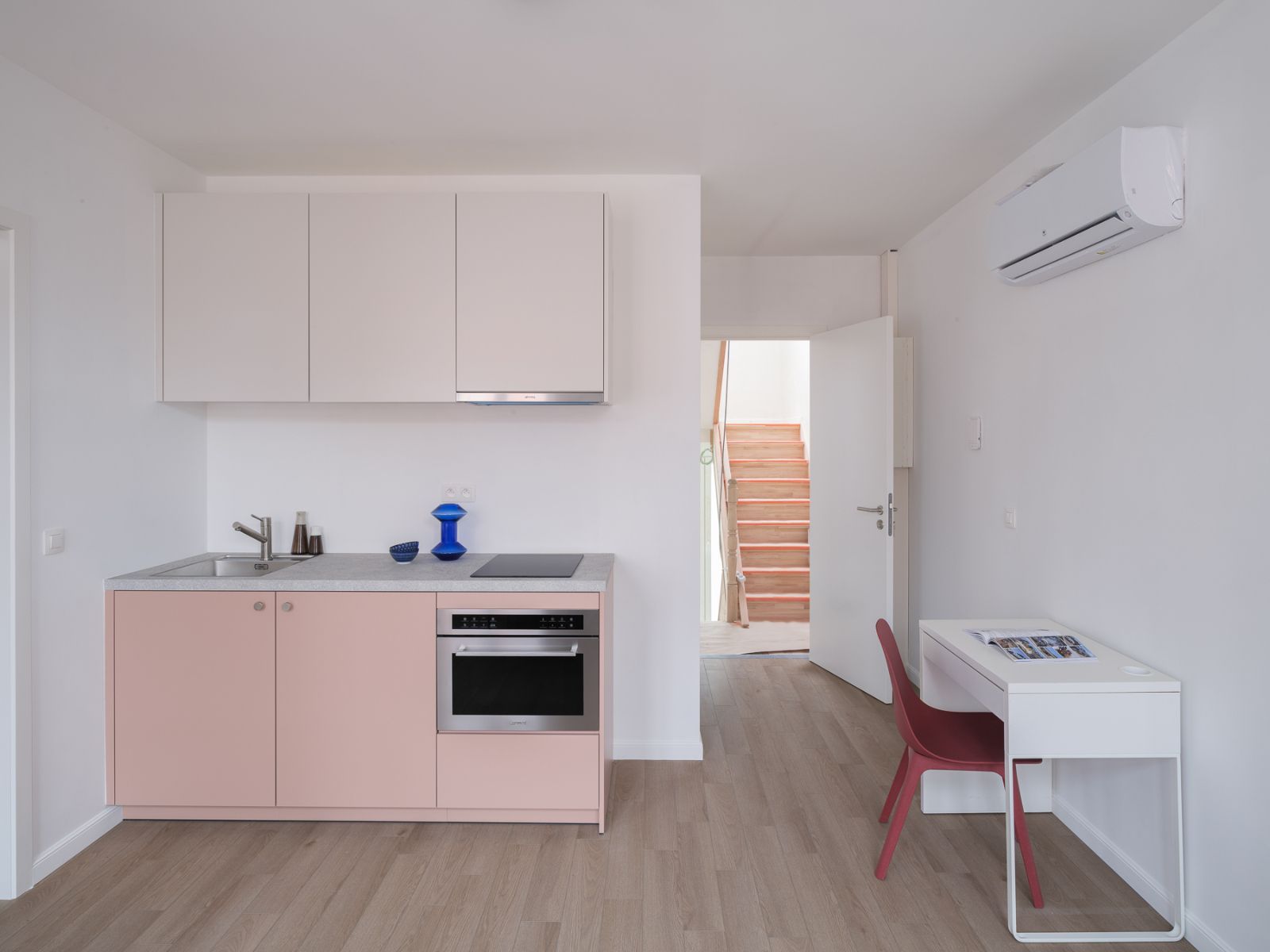Lichtrijke gerenoveerde city flat te koop vlakbij centrum Gent foto 4