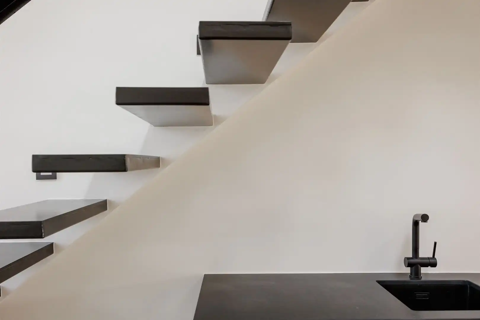 Lofty appartement met terras foto 2