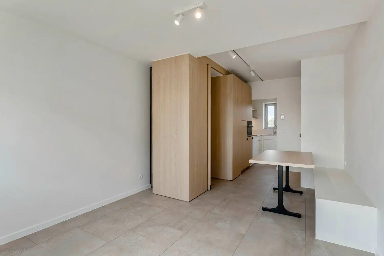Totaalrenovatie! Centraal gelegen en hoogwaardig afgewerkt appartement met 1 slaapkamer en een terras te Leuven! foto 10