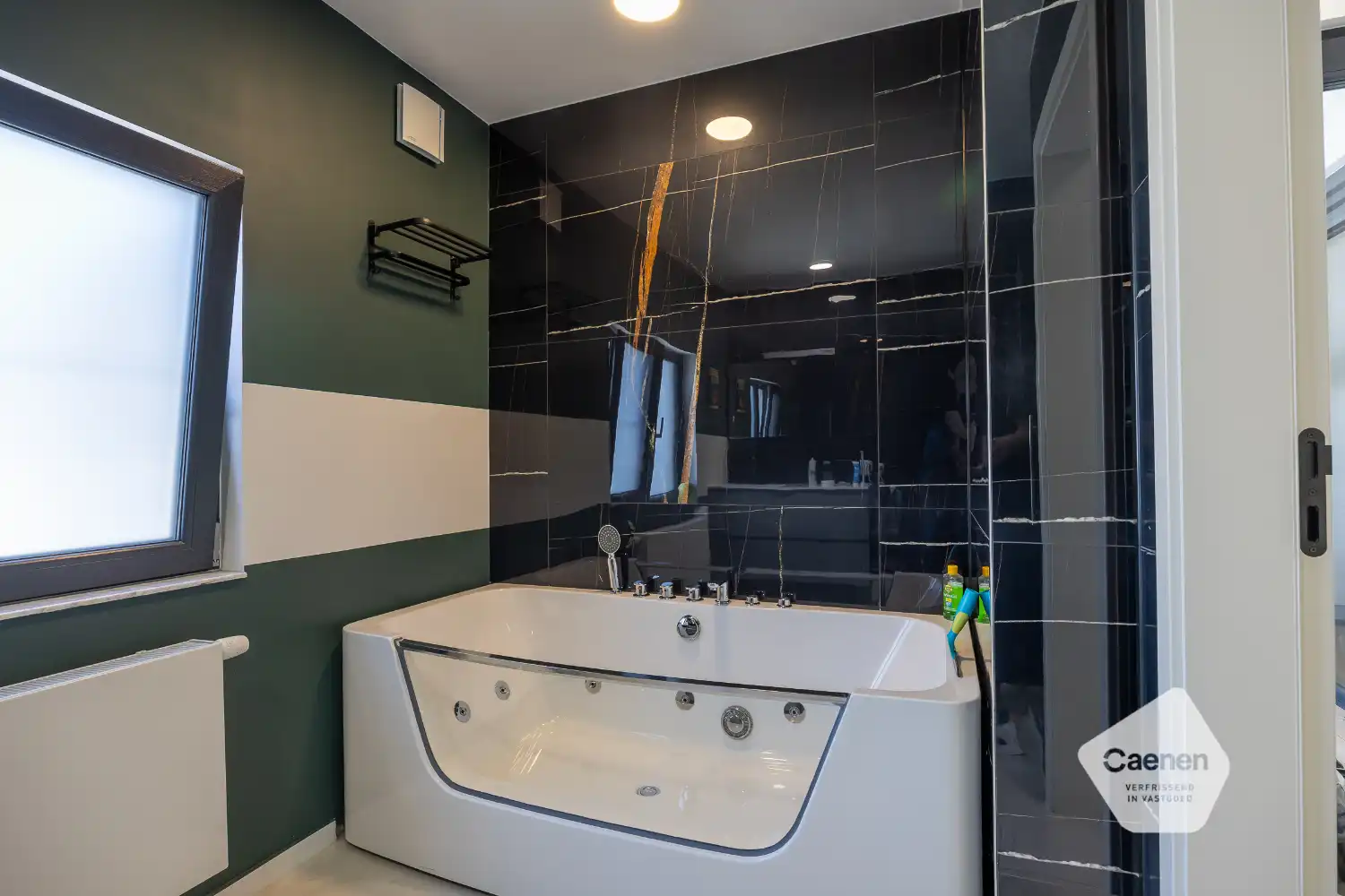 Ruim gerenoveerd drie slaapkamer appartement nabij centrum Oostende foto 22