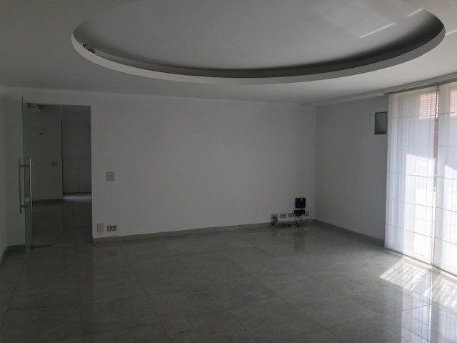 Ruim appartement (170m²) met groot terras foto 2