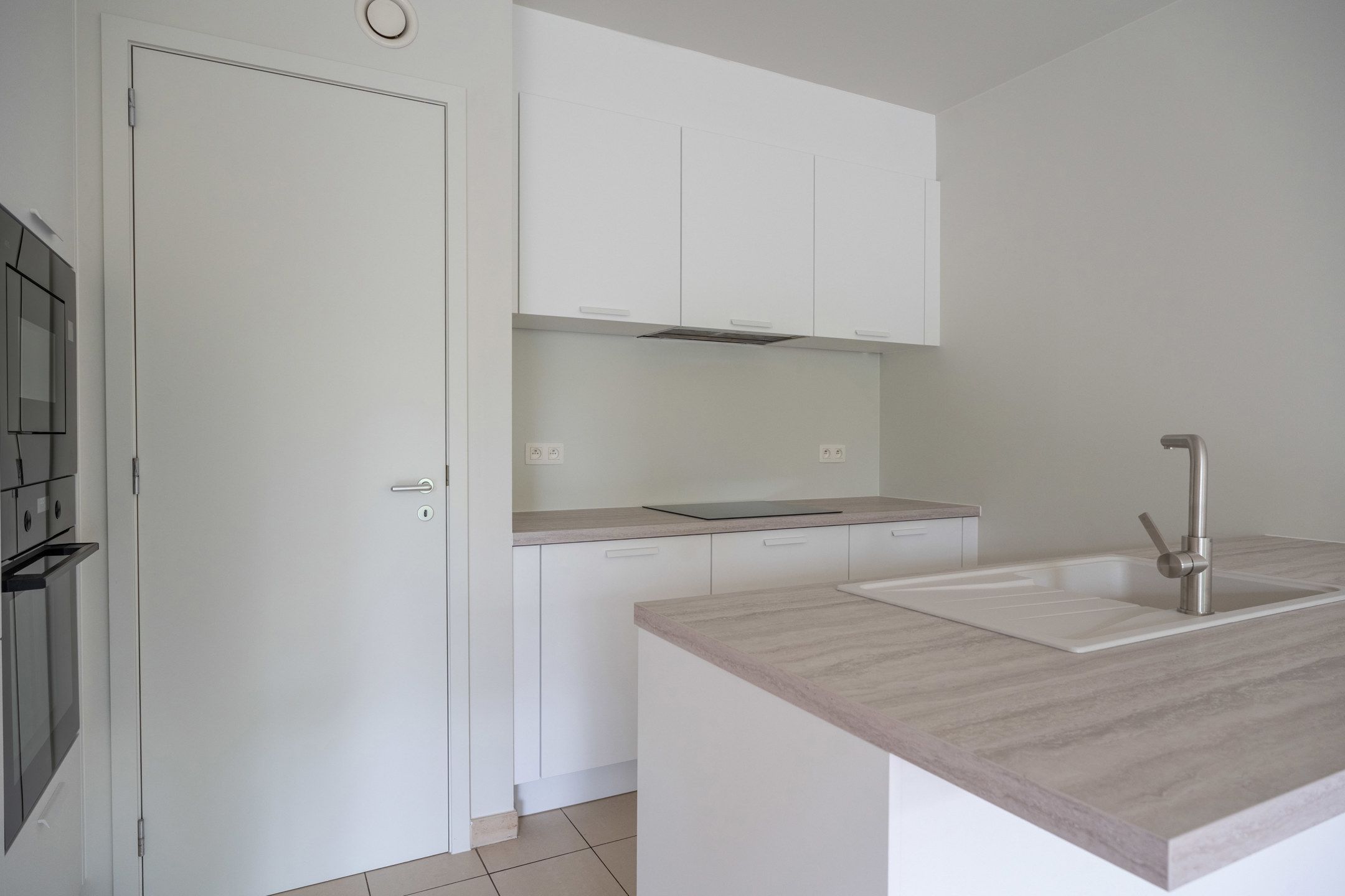 Centraal gelegen app met 2 slaapkamers en terras te Turnhout foto 4