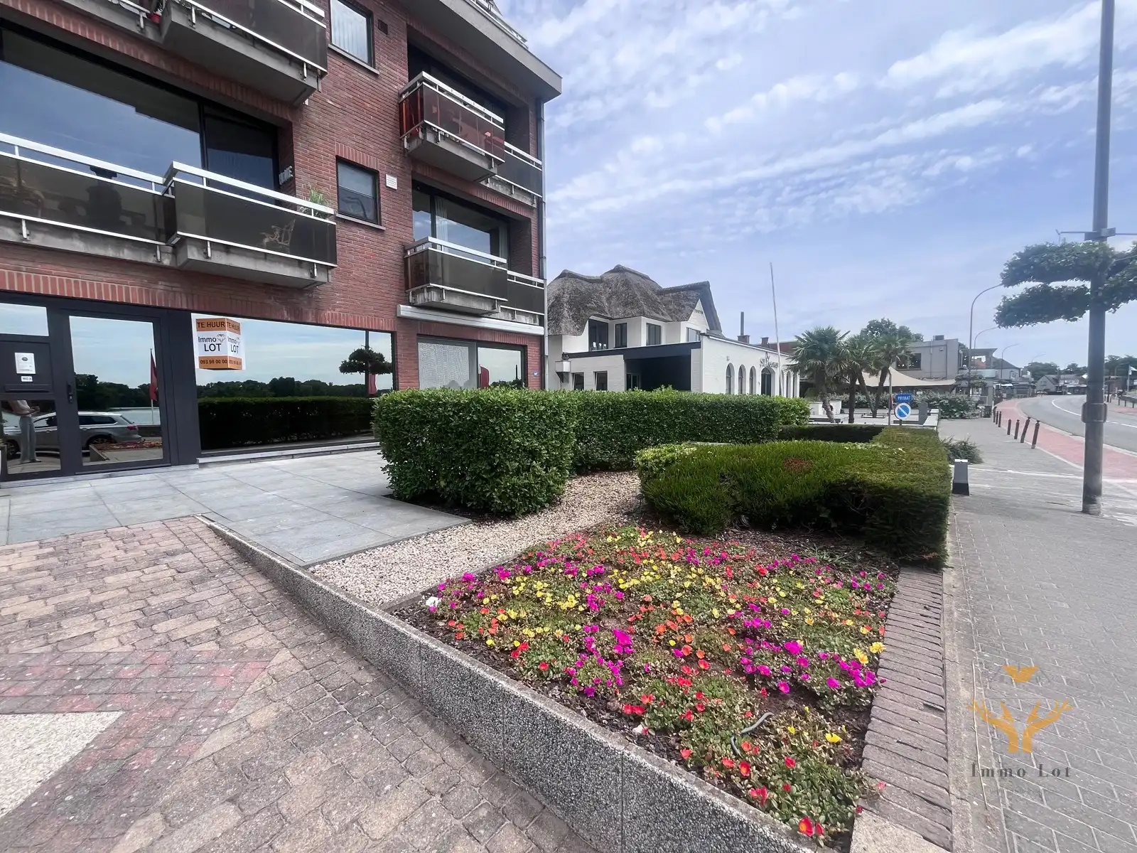 Luxueus, vernieuwd appartement met uniek zicht op Donkmeer foto 17
