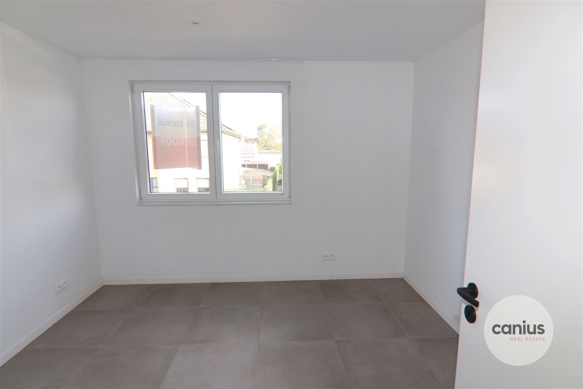 HEDENDAAGSE & ENERGIEZUINIGE HOB MET 3 SLKS & TUIN foto 7