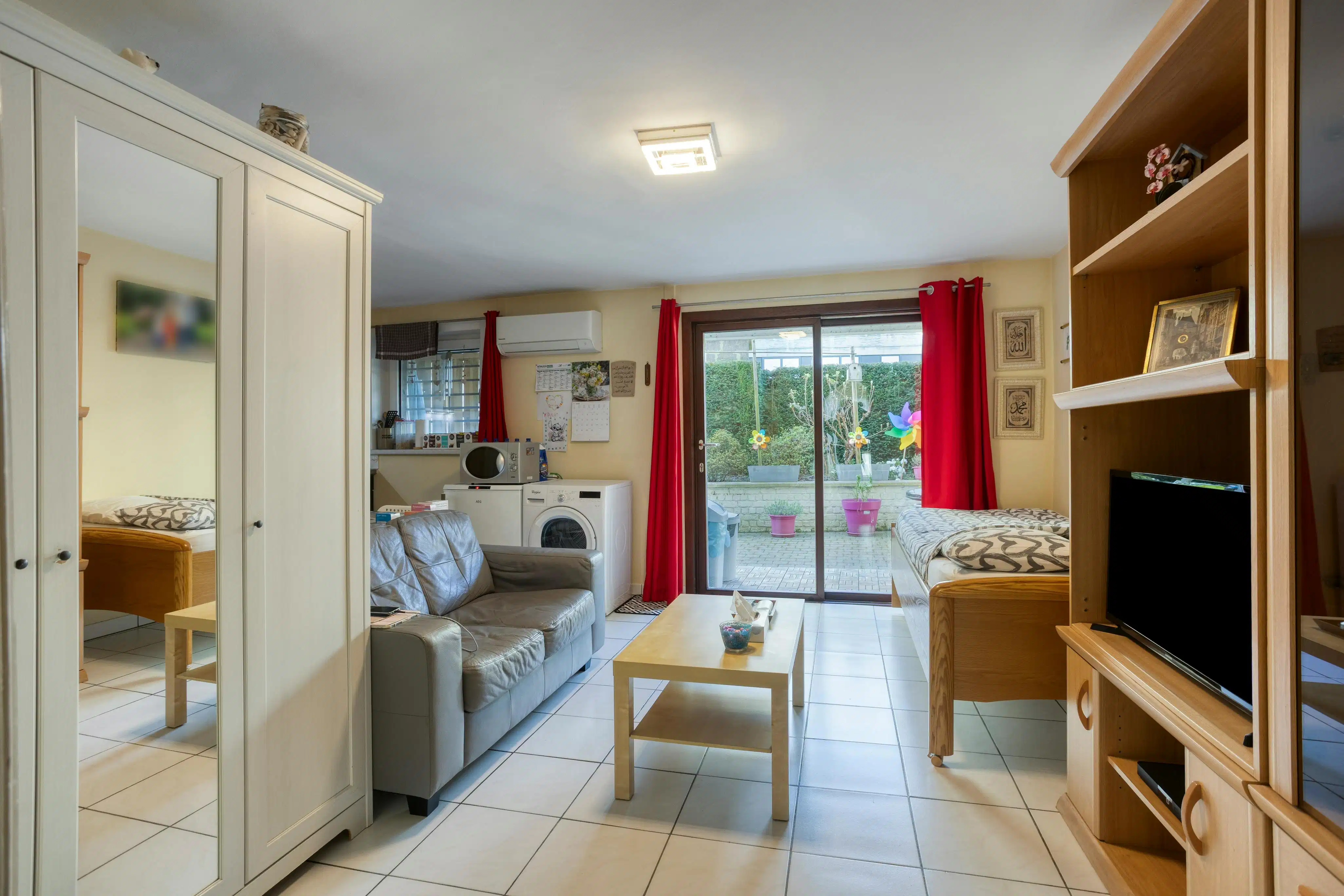 Ruime Woning ingedeeld als drie appartementen in Strombeek-Bever foto 8