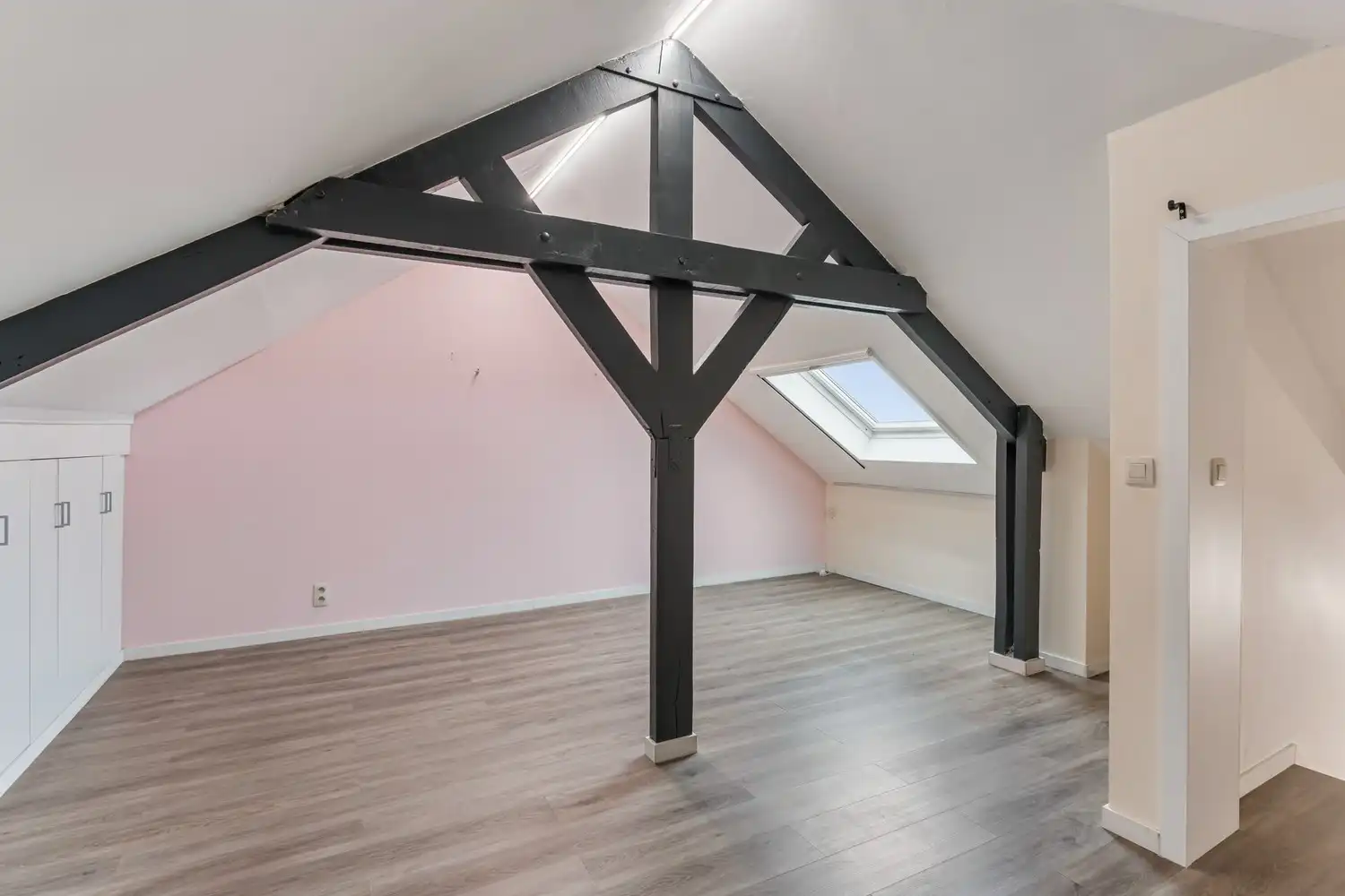 Instapklare, gerenoveerde halfopen bebouwing met 3 slaapkamers op ruim perceel in Sint-Truiden foto 17