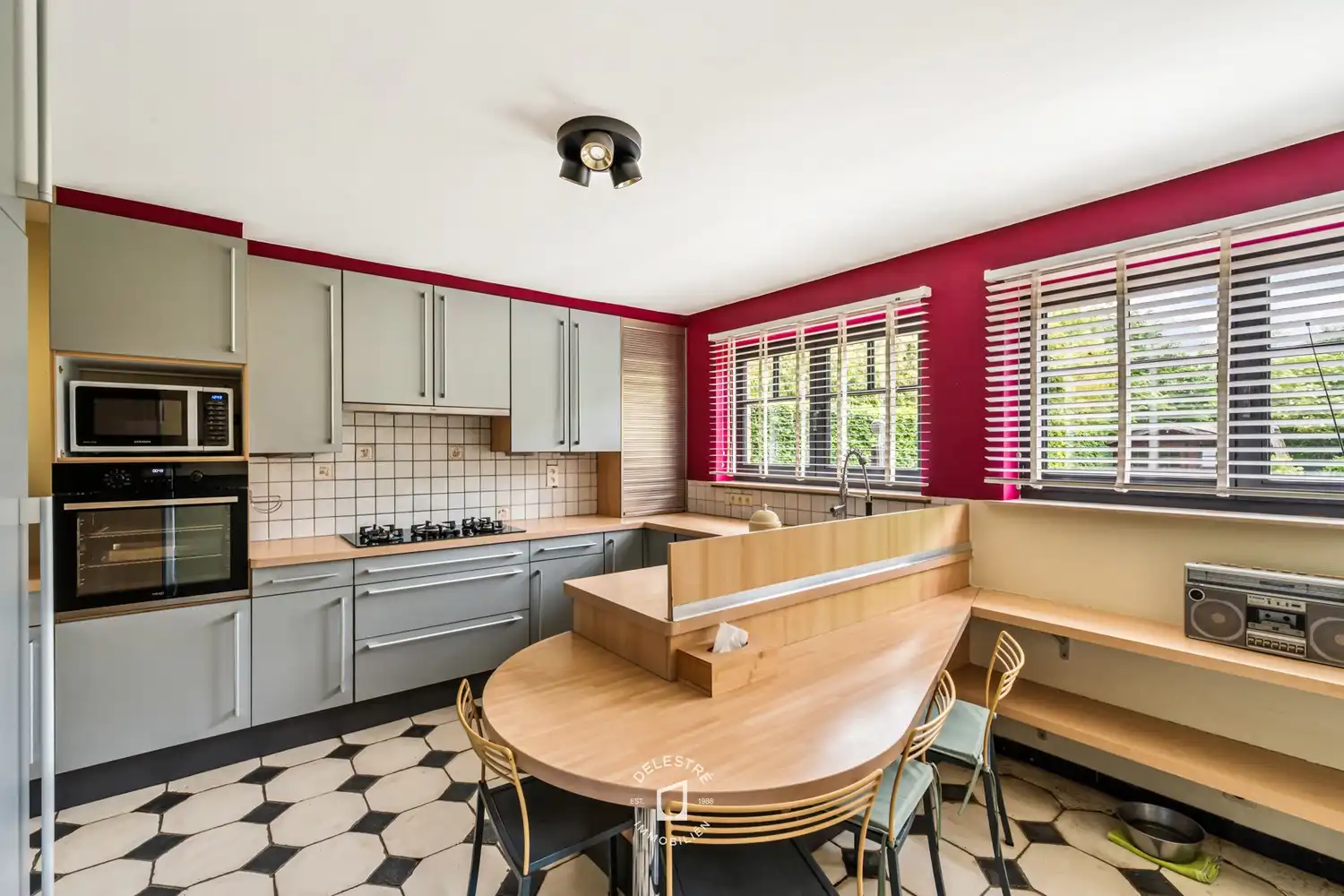ENERGIEZUINIGE VILLA MET 6 SLAAPKAMERS IN RESIDENTIËLE BUURT foto 15