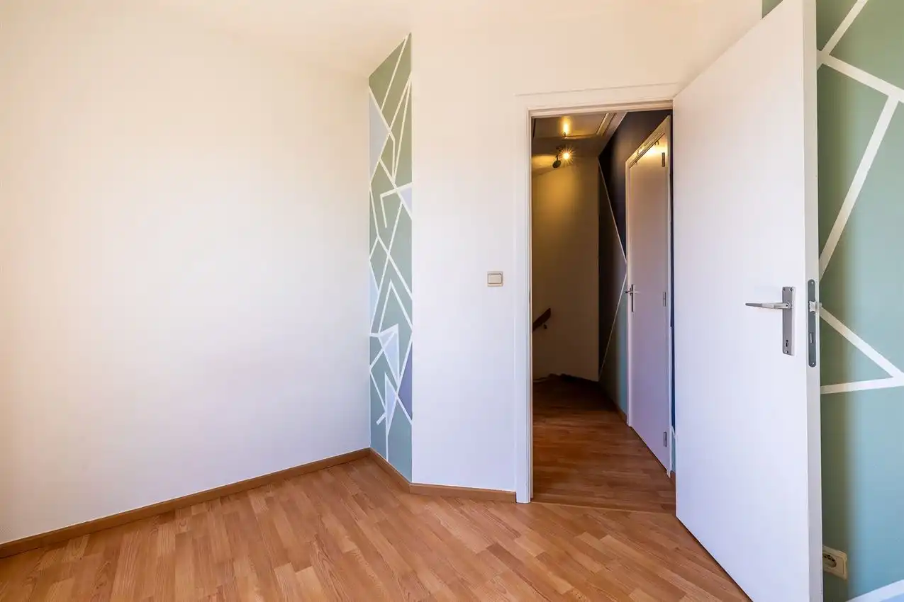Duplex met twee slaapkamers en autostaanplaats op rustige locatie foto 10
