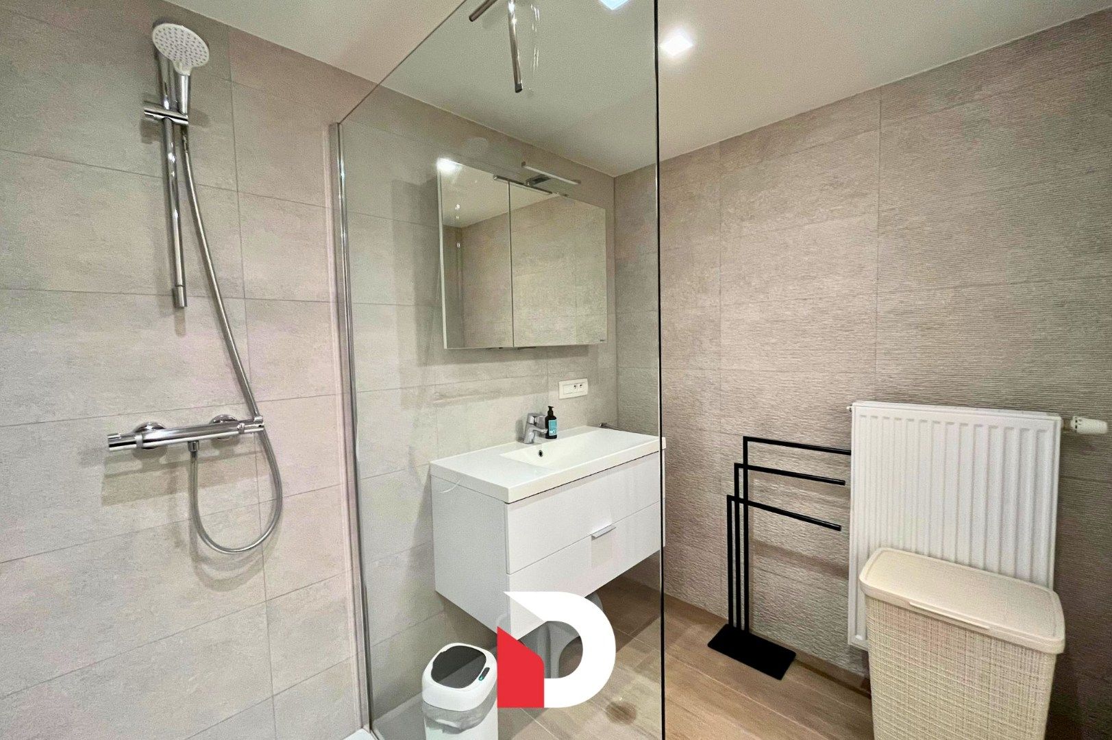 Modern appartement met 2 ruime slaapkamers en royaal terras foto 9