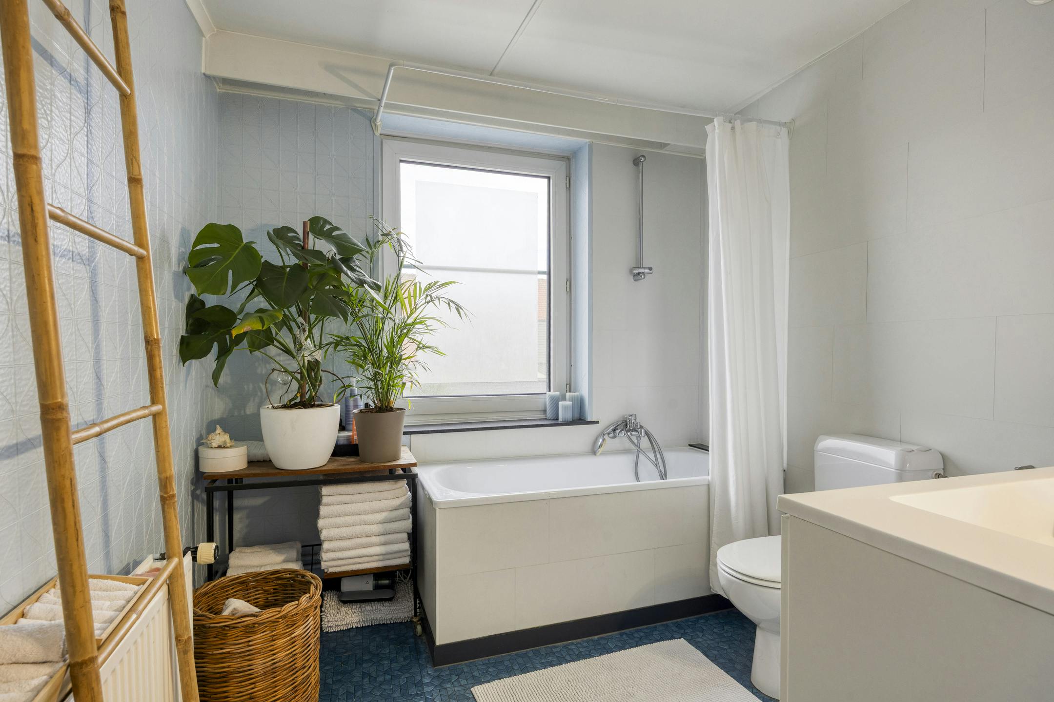 Uniek handelshuis met ruime garage in het hartje Borgloon foto 14