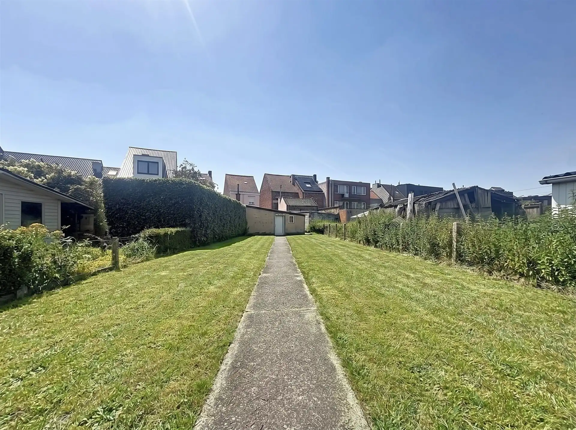 Ruime woning met veel potentieel, garage en tuin in het centrum van Beveren! foto 21
