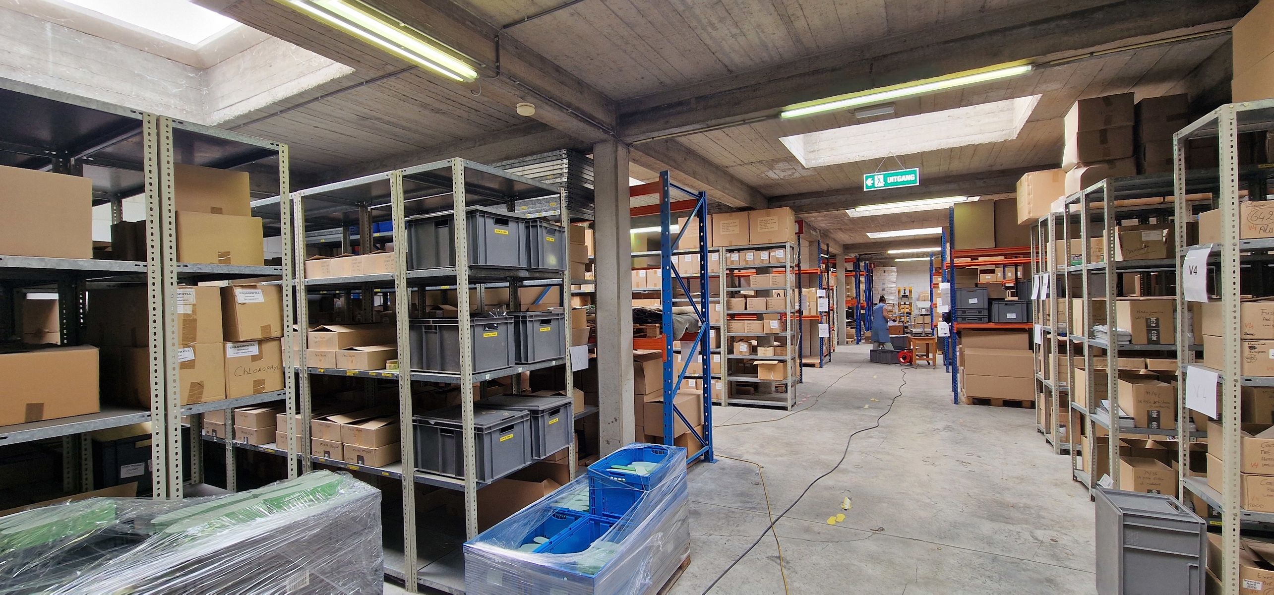 Grote magazijnruimte/atelier met kantoor te koop in Deurne  foto 73