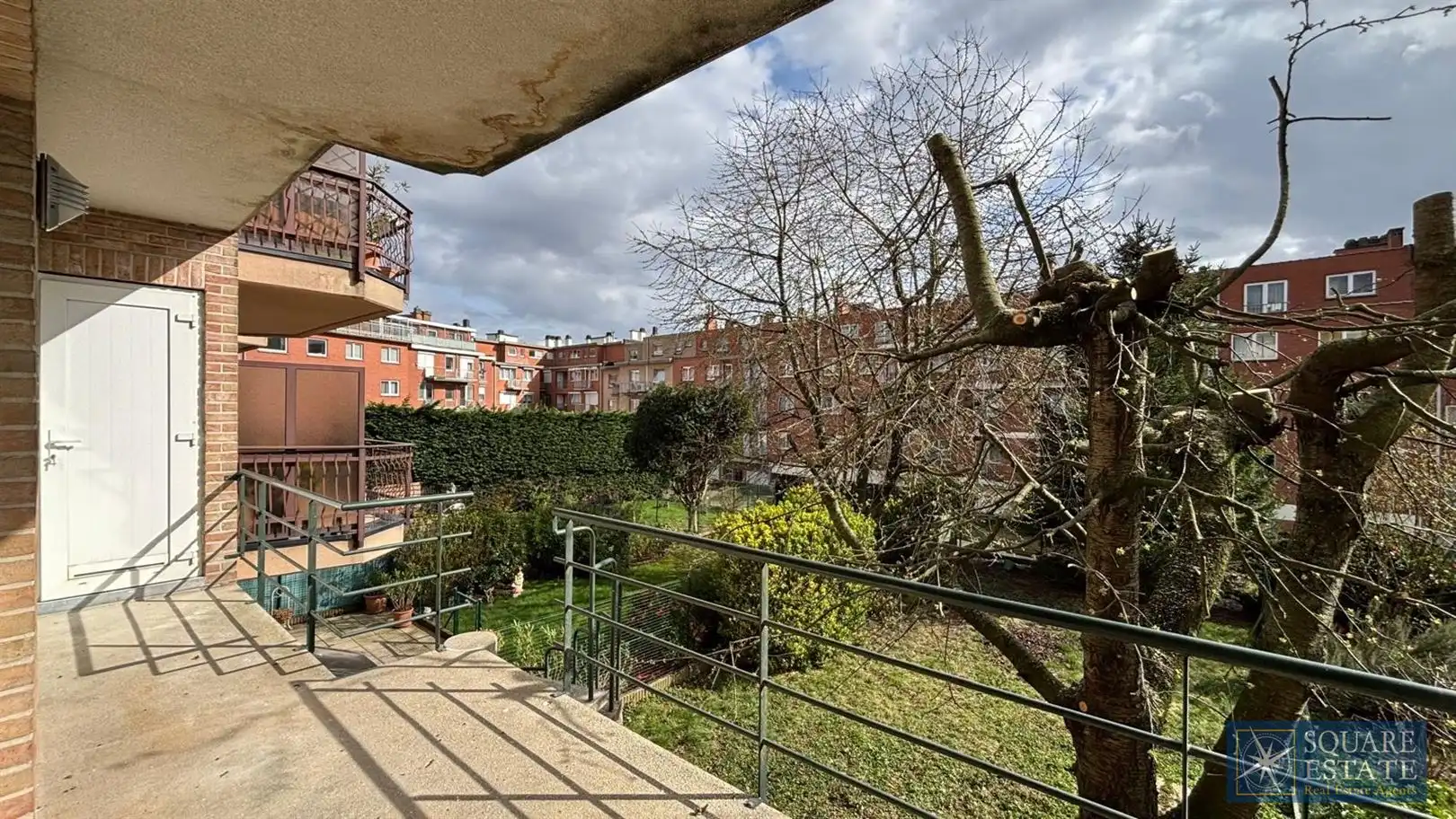 Prachtig appartement met twee slaapkamers, tuin, terras en dubbele garage  foto 10