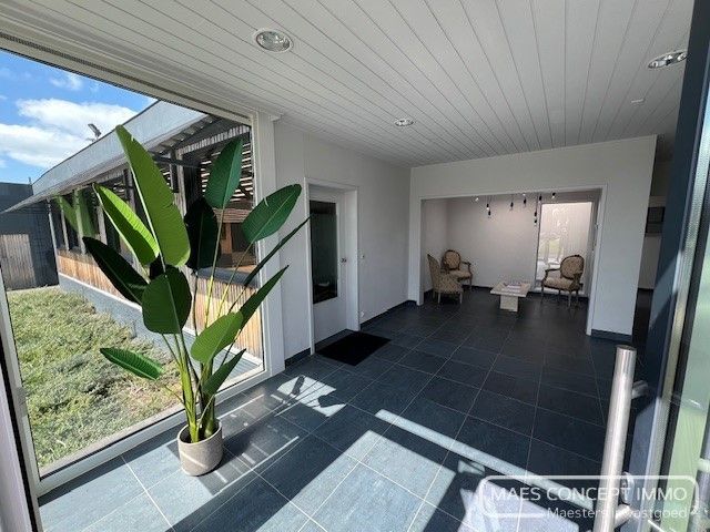 Kantoor 7 te huur, dichtbij ring van Kortrijk en autosnelwegen foto 2