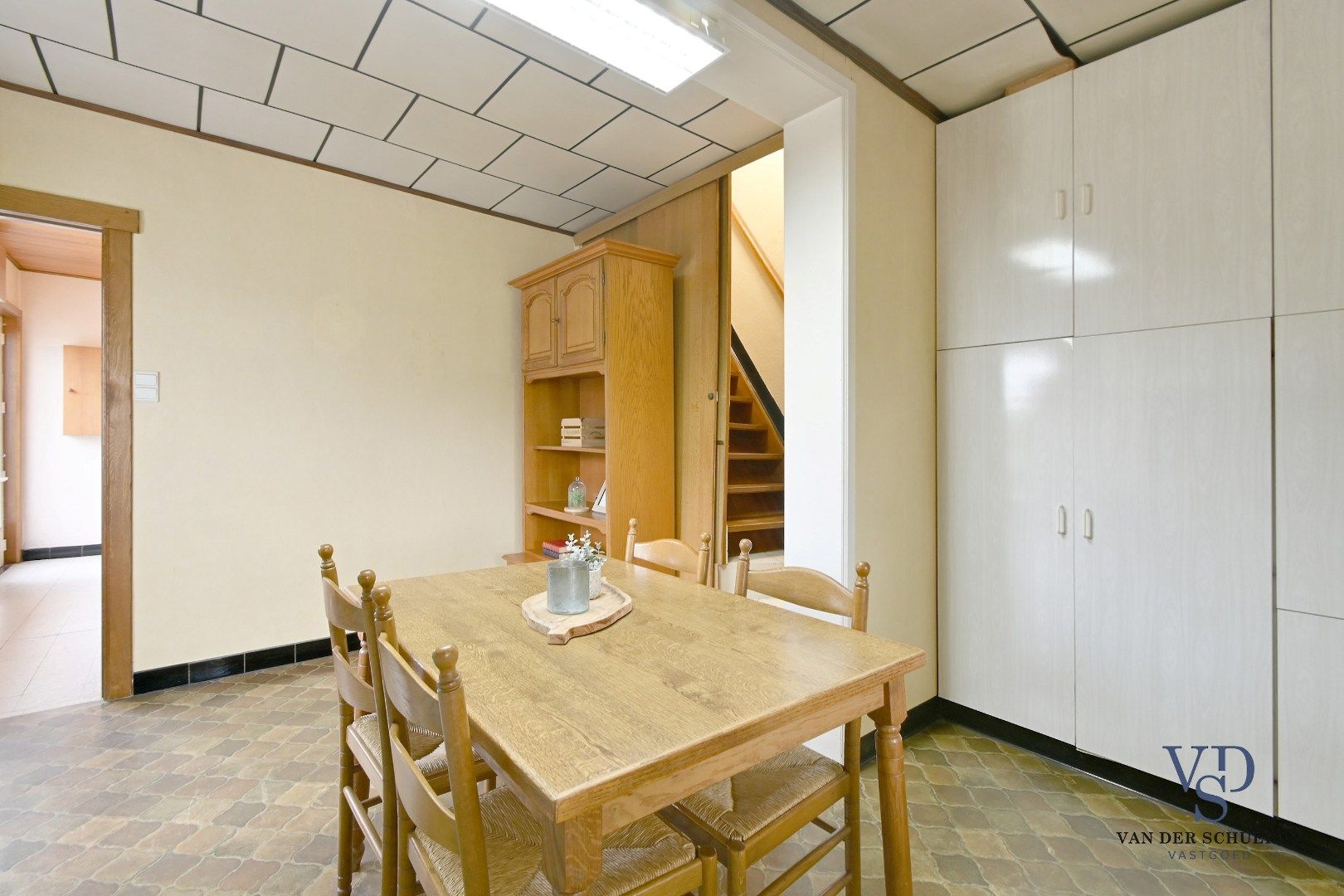 Te renoveren woning met uniek uitzicht op de omliggende akkers foto 8