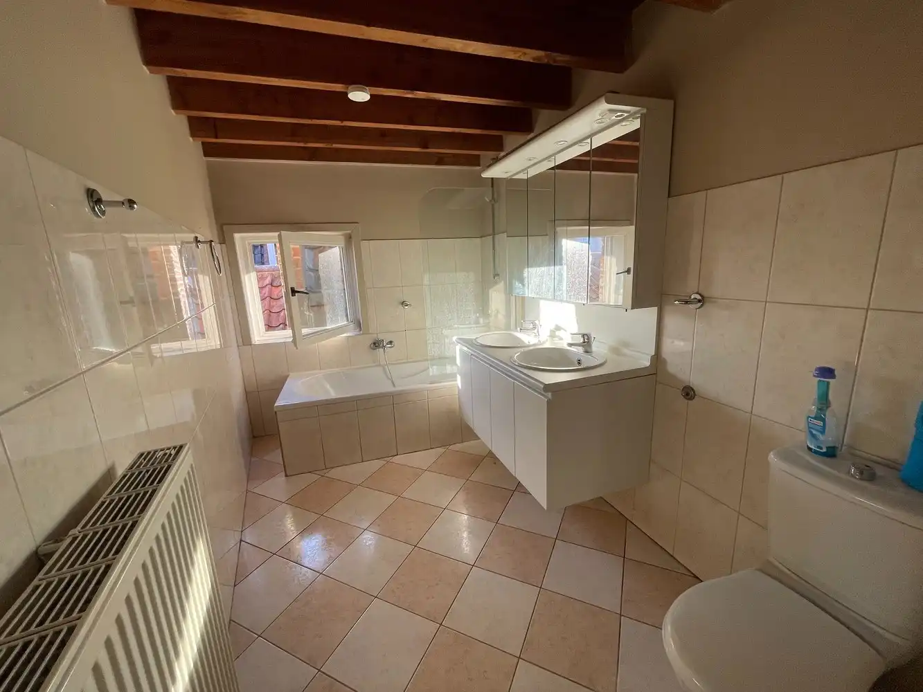 Brugge, aan de SINT-ANNAREI ,  PRACHTIG&nbsp; APPARTEMENT in een herenhuis  Living 60 m² met  mezzanine van 50m² + 2 Slaapkamers, foto 8
