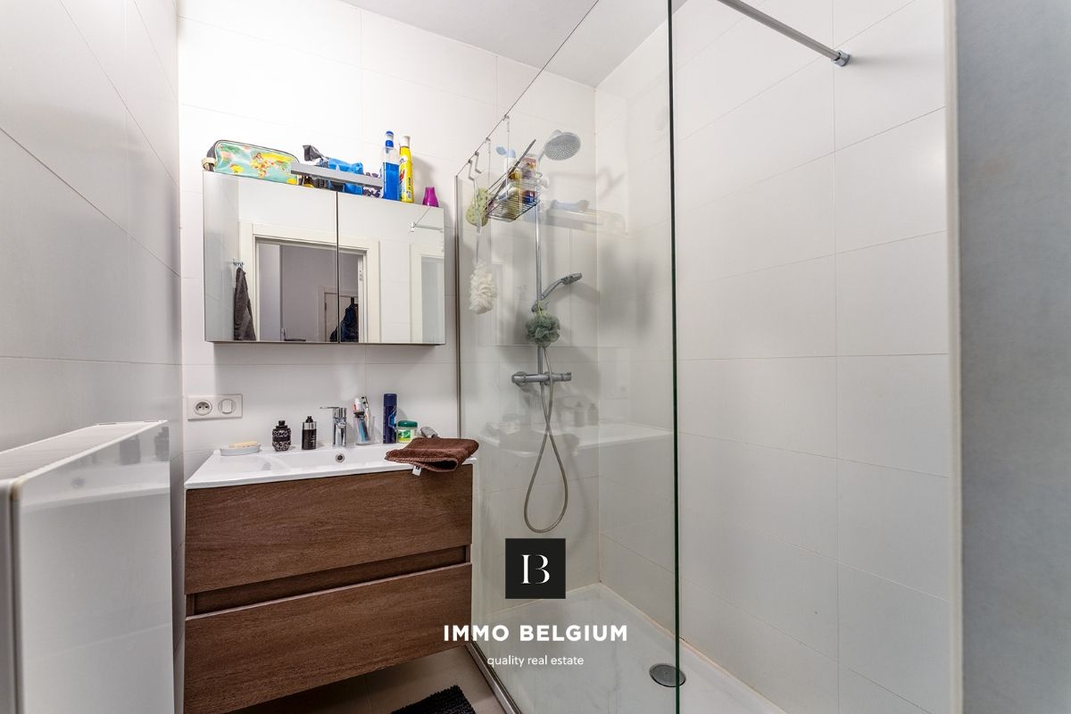 Gerenoveerd appartement met 2 kamers en ruim terras in de Belle Epoquewijk foto 4