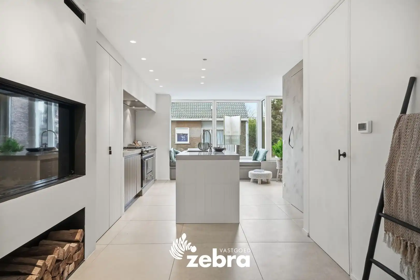 Eigentijdse stadswoning met lift, terras en topafwerking in het centrum van Roeselare! foto 8