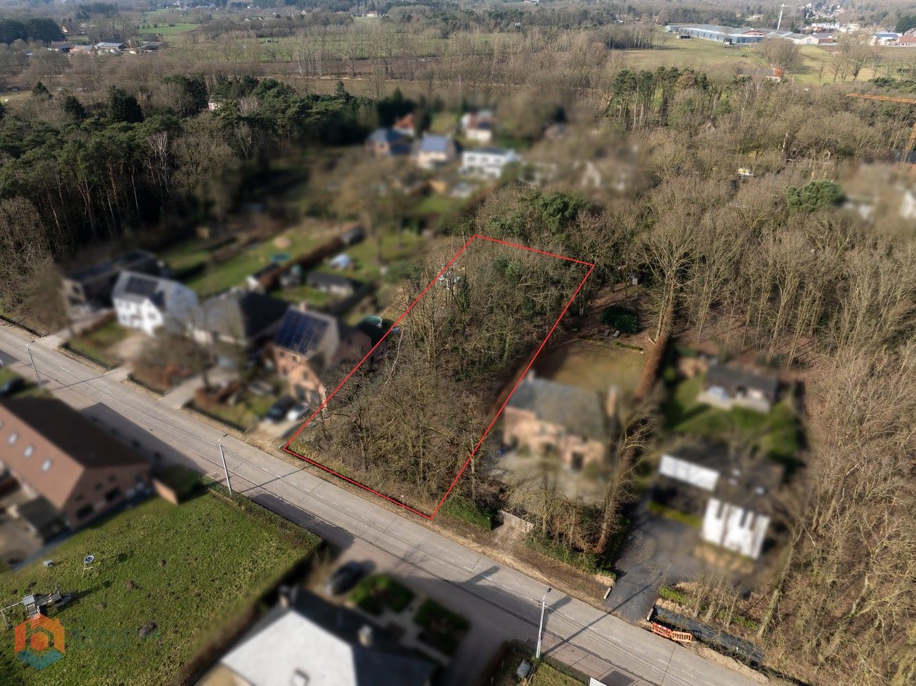 Bouwgrond voor open bebouwing op 1605 m² foto 2