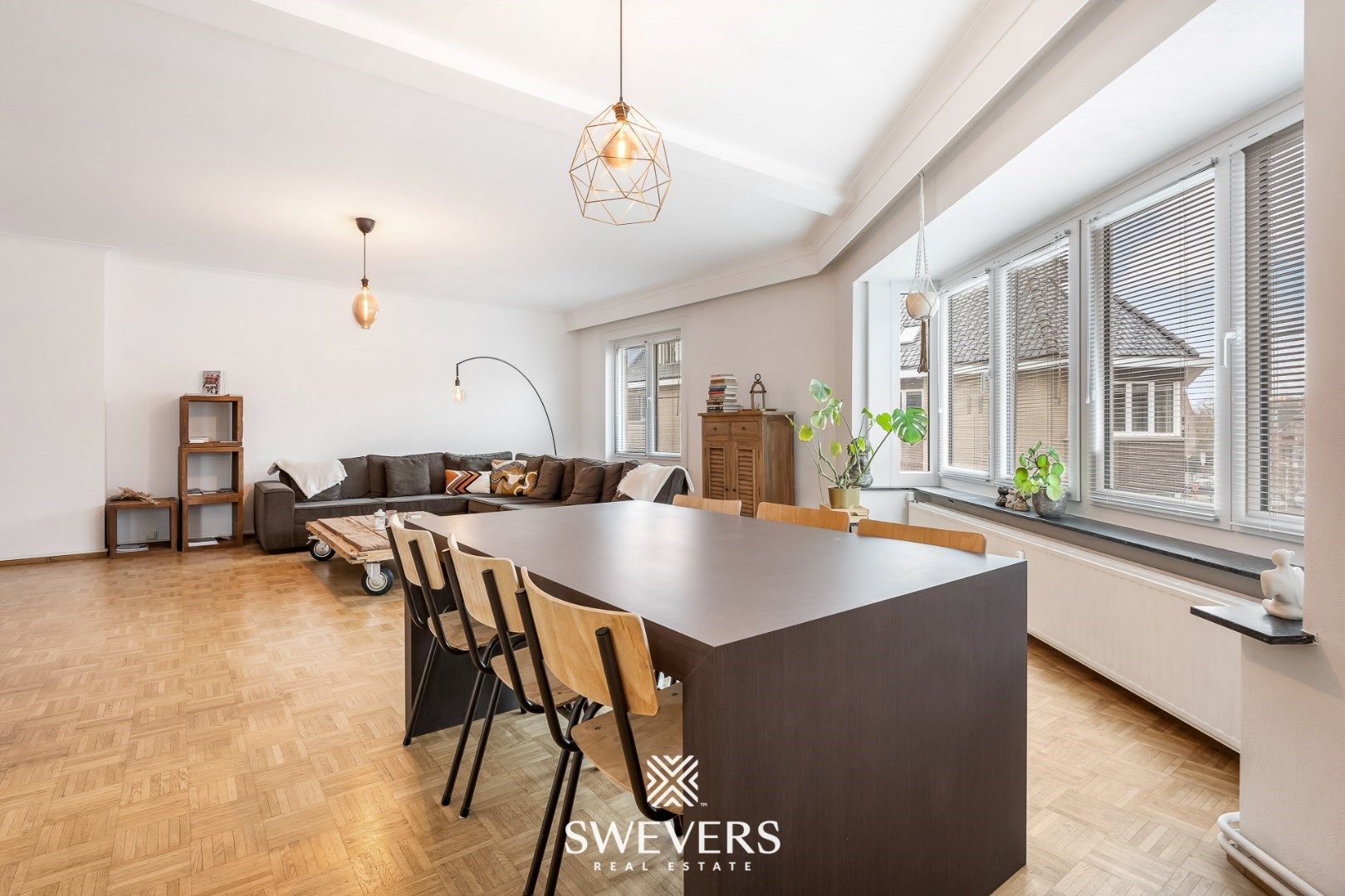 Modern appartement in hartje Hasselt met drie slaapkamers foto 8