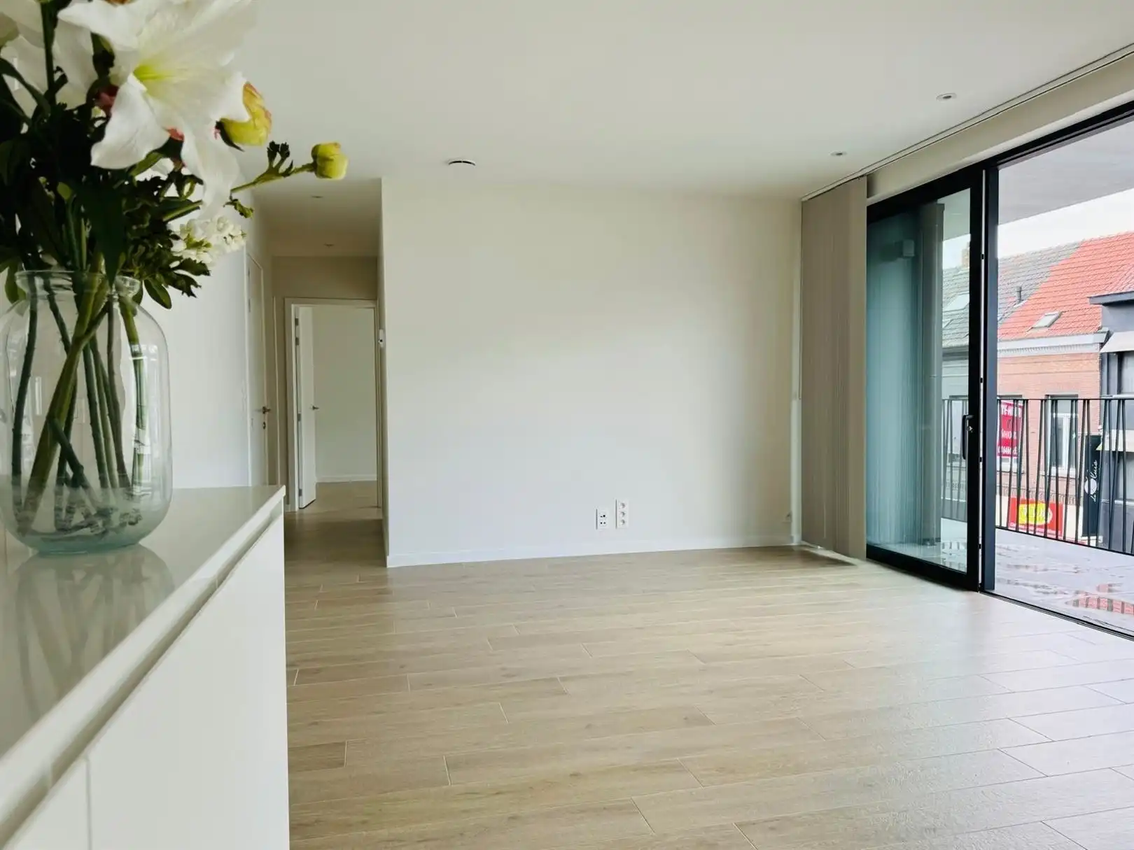 Appartement met twee slaapkamers, groot terras en autostaanplaats foto 5
