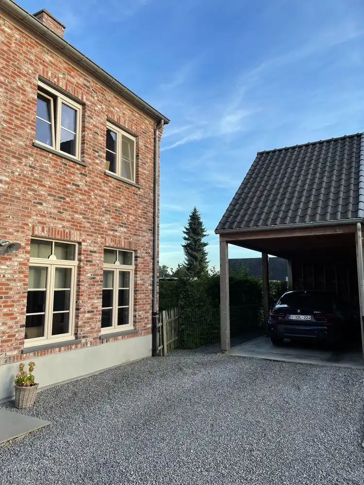 Vrijstaande woning te huur met 3 slaapkamers. foto 2
