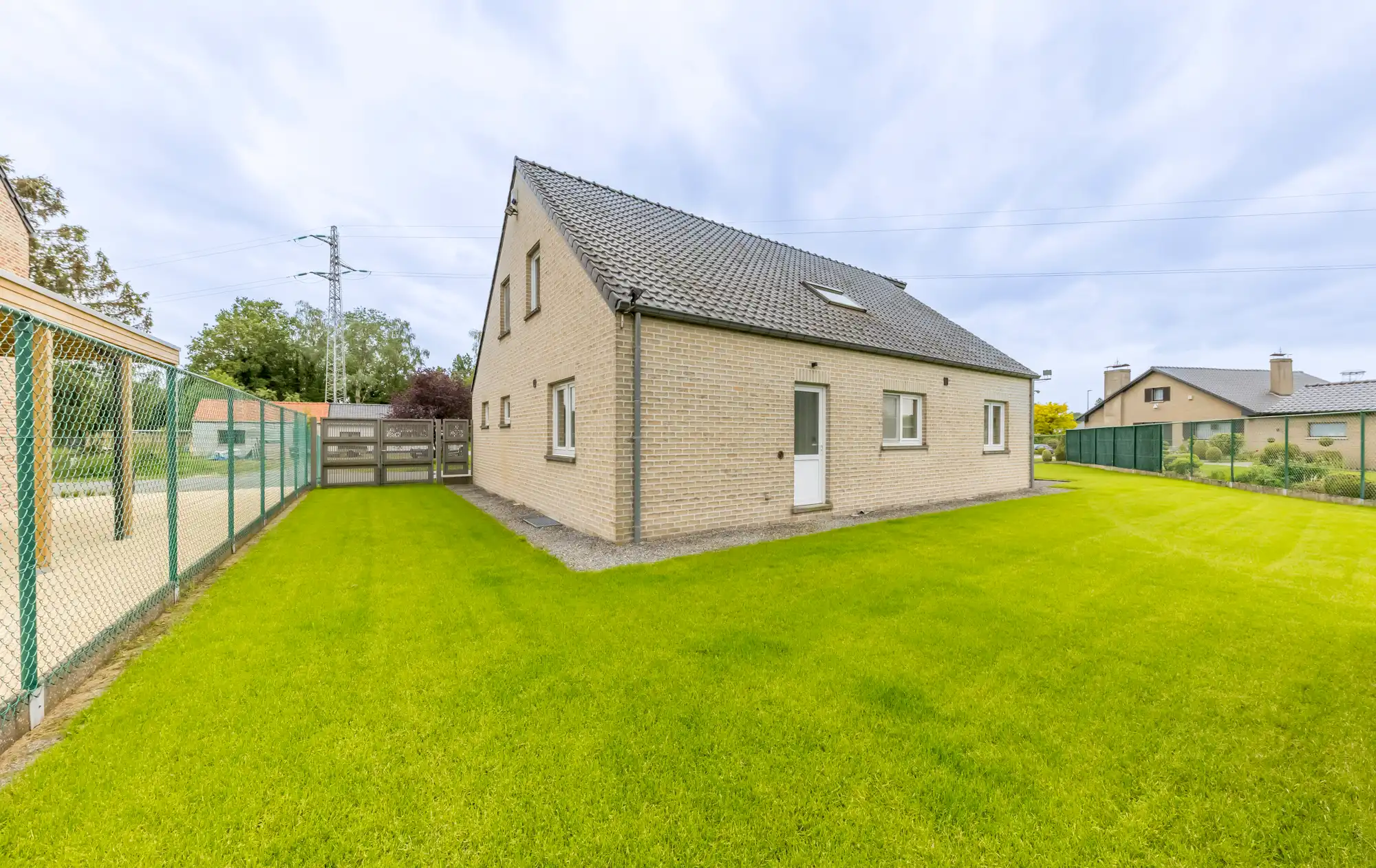 TE KOOP: Zeer goed onderhouden vrijstaande woning met inpandige garage te Houthalen-Helchteren foto 17