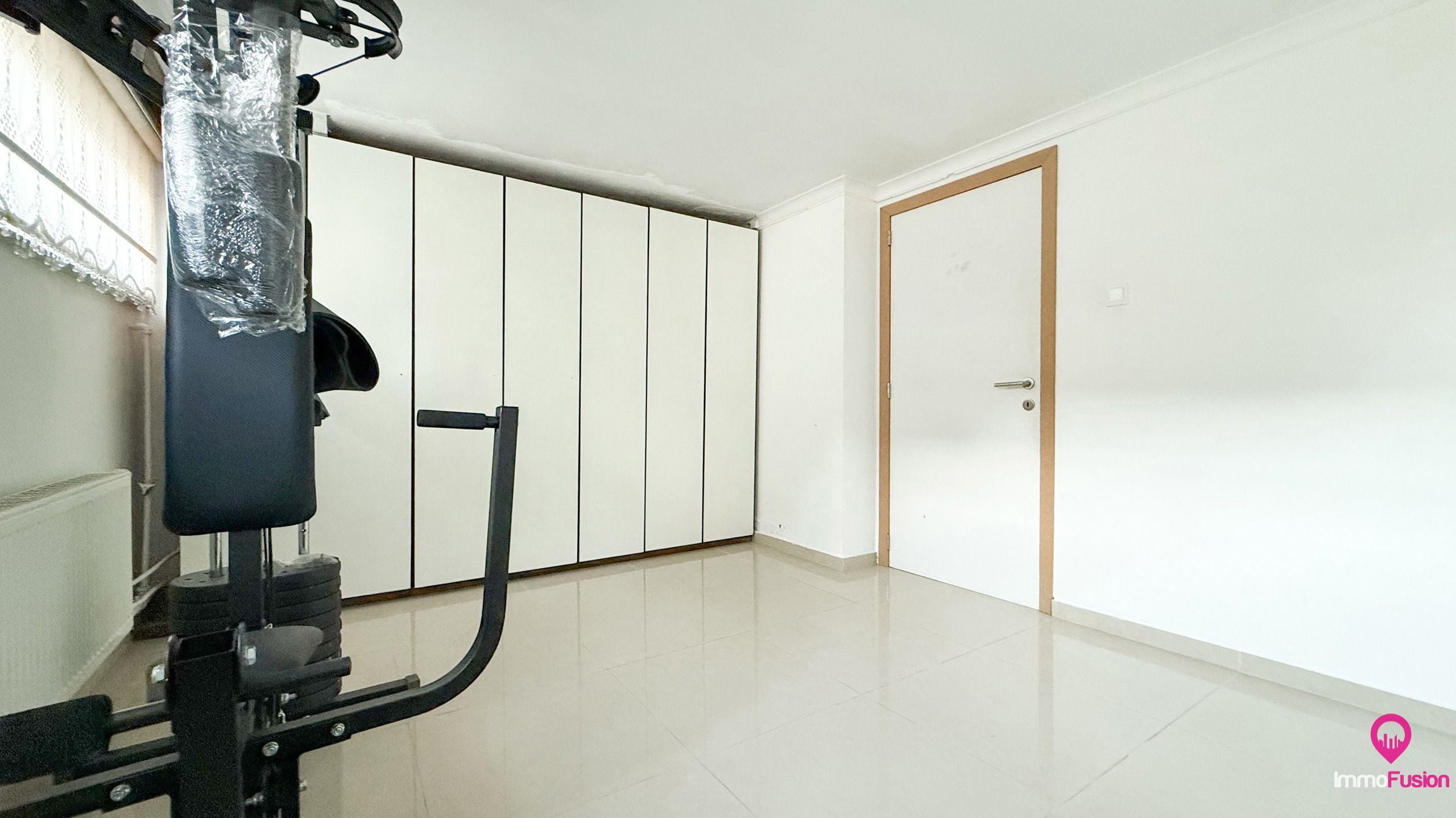 Uniek woon-werkpand met vergunde loods van 110m² en 5 slpks! foto 12