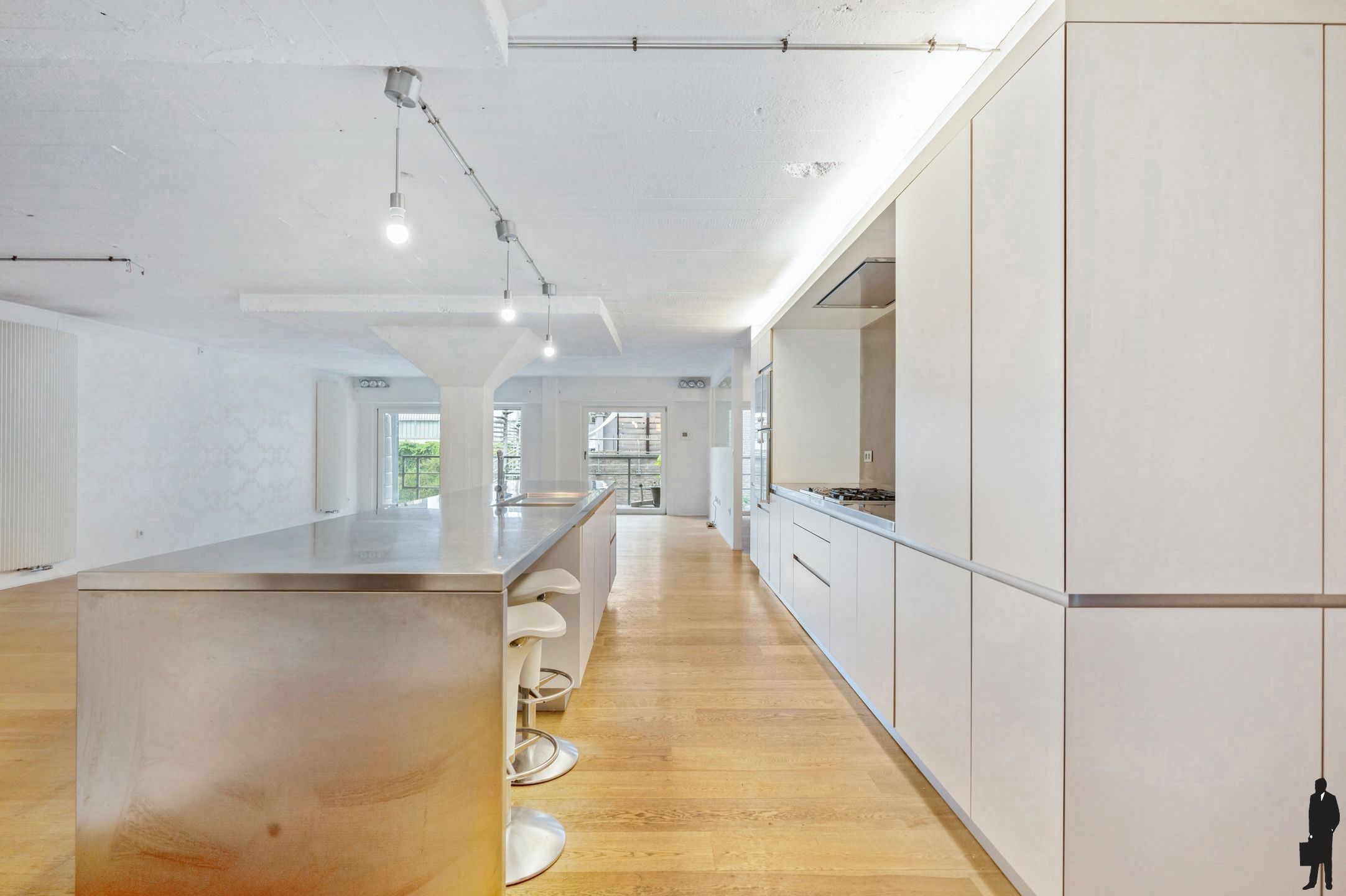 Tot in de puntjes afgewerkte loft (180m²) met terras en parking foto 8