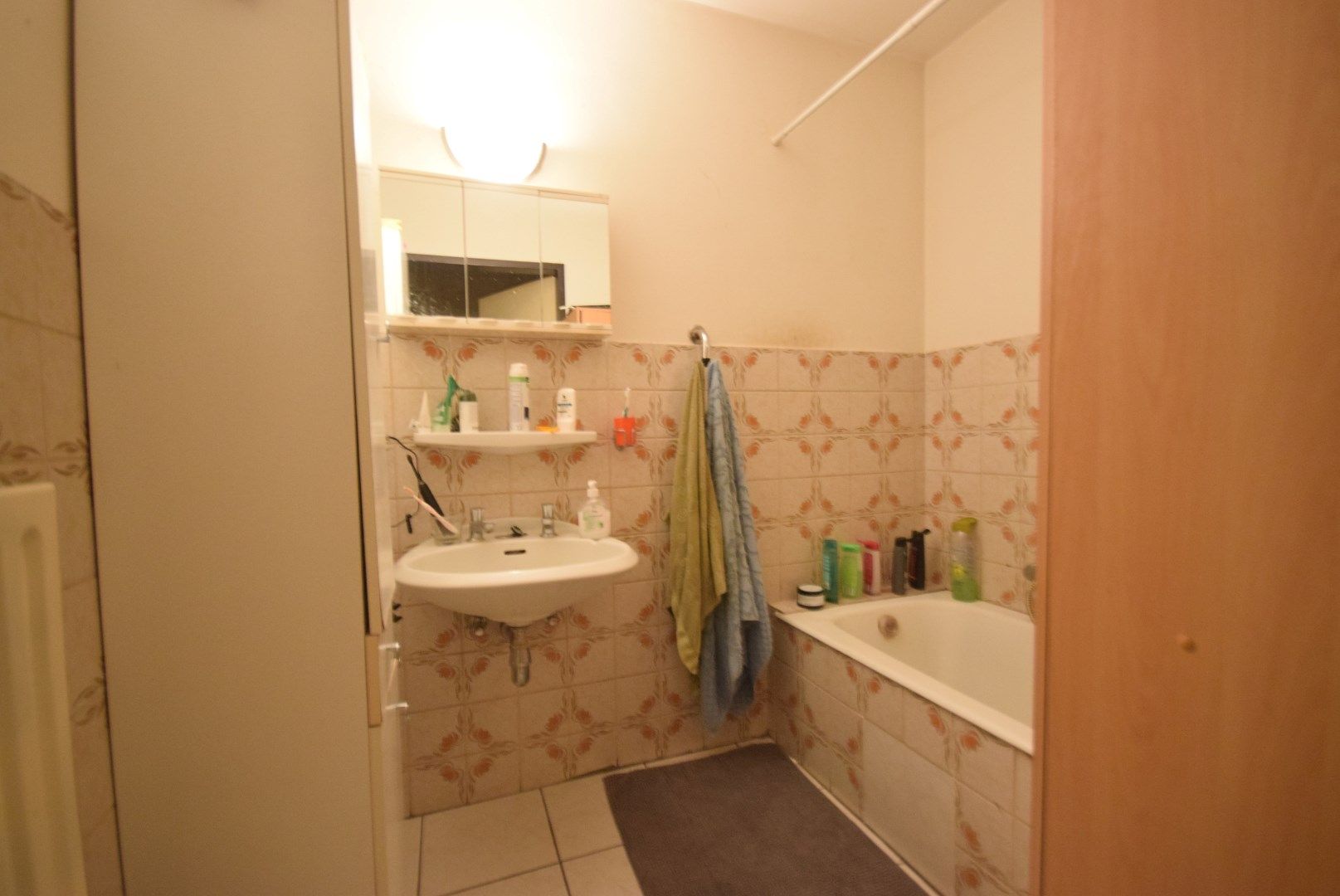 APPARTEMENT MET TWEE SLAAPKAMERS NABIJ CENTRUM ROESELARE - WONEN OF INVESTERINGSKANS foto 4