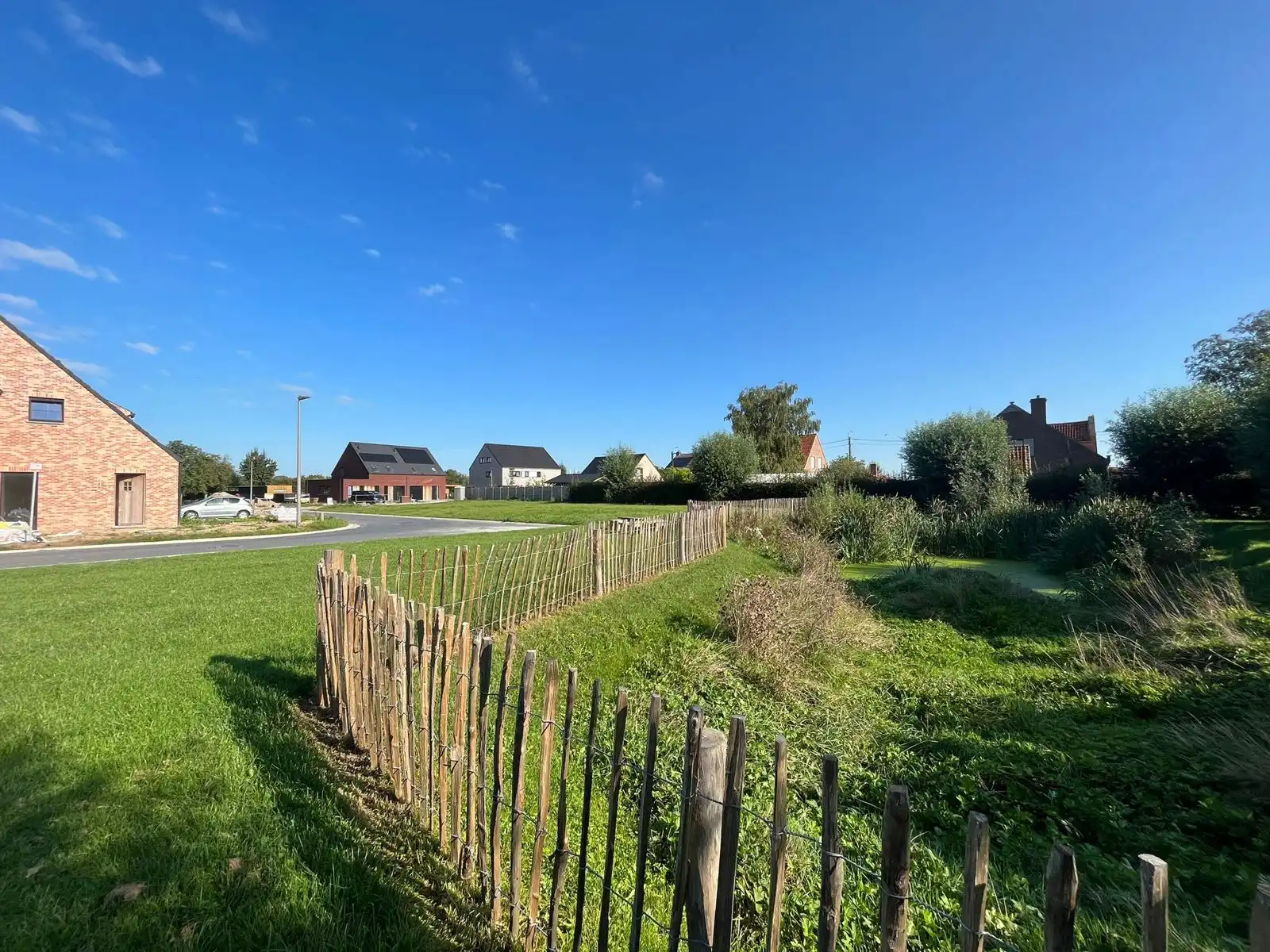 Moderne, halfopen woning foto 14