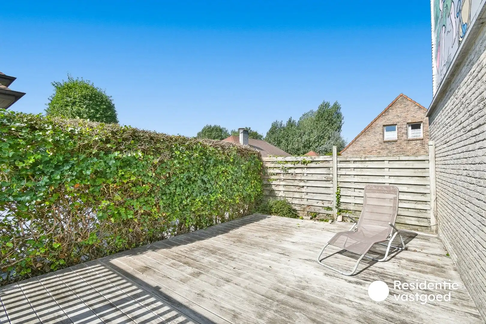 Ruime en instapklare villa met 4 slaapkamers, garage, tuin en 2 terrassen foto 26