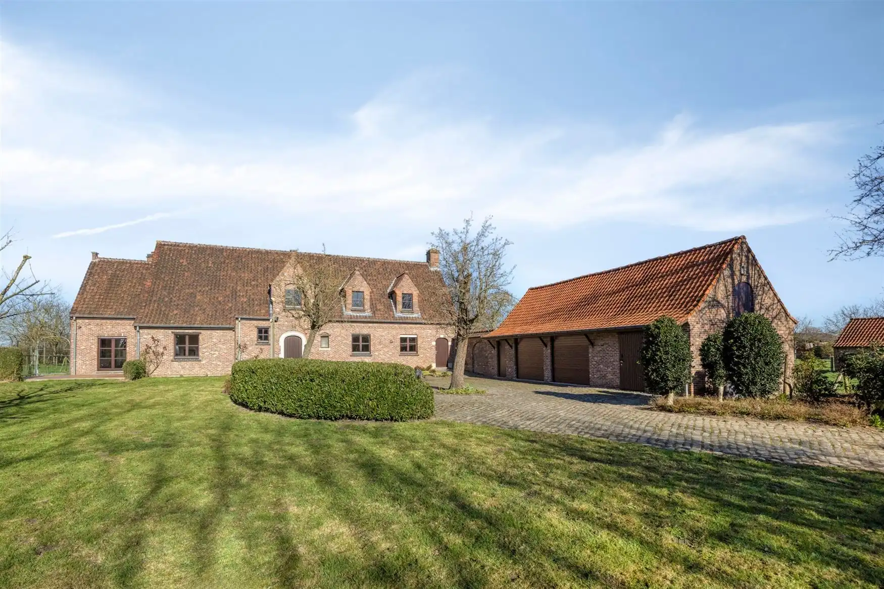 Charmante ruime plattelandsvilla foto 2