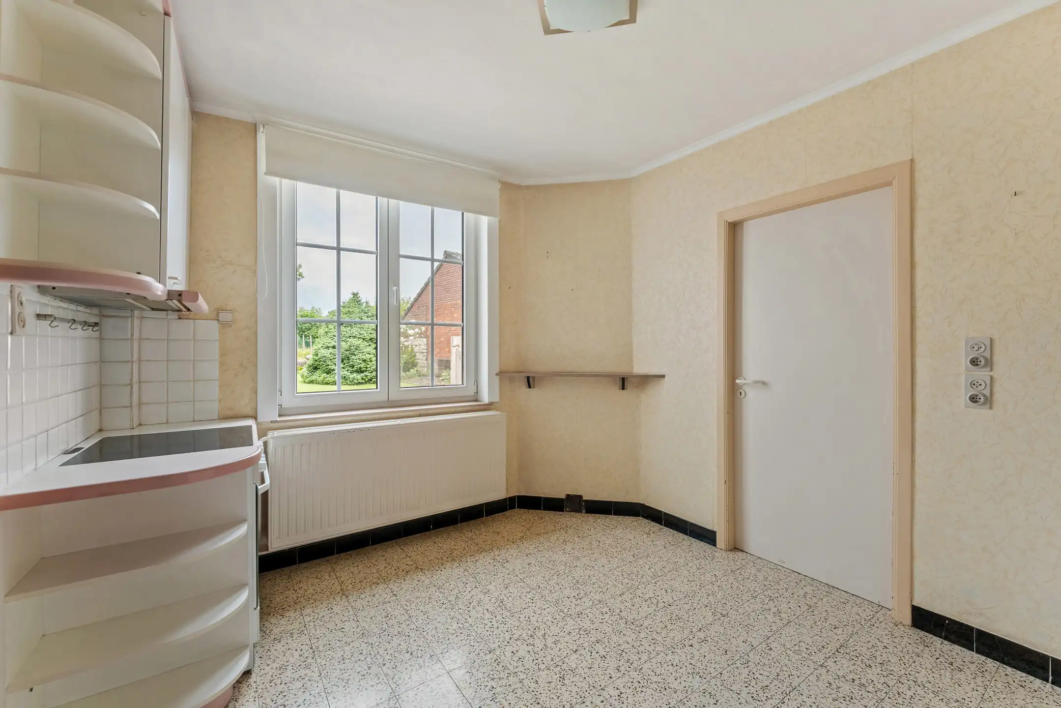 Charmante woning met inpandige garage te Valmeer. foto 14