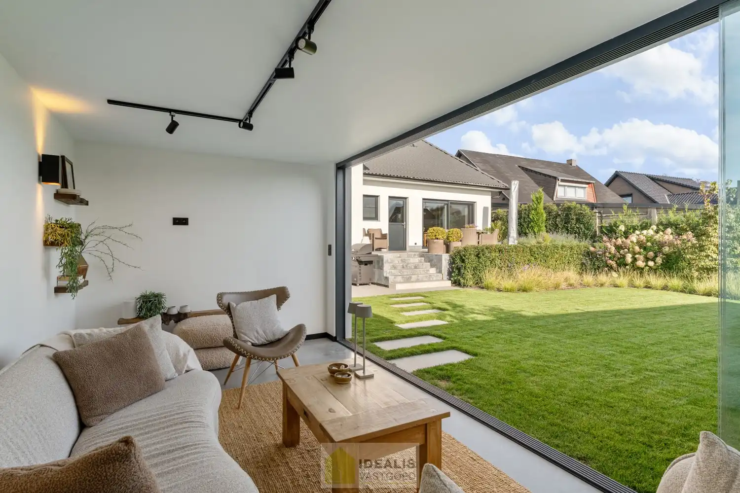 IDEALIS VASTGOED – Een prachtige instapklare woning in het fijne Hamont op een steenworp van de NL-grens! foto 53