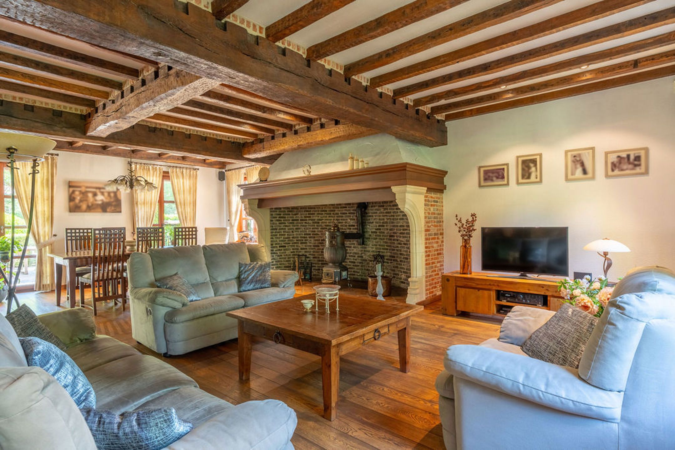 Ruime villa met 6 slpk op 2.295 m² grond met veel privacy foto 8