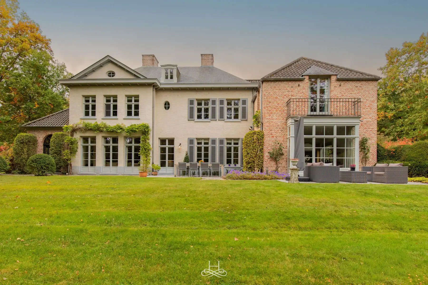 Exclusieve villa te Tremelo met prachtige vijver foto {{pictureIndex}}