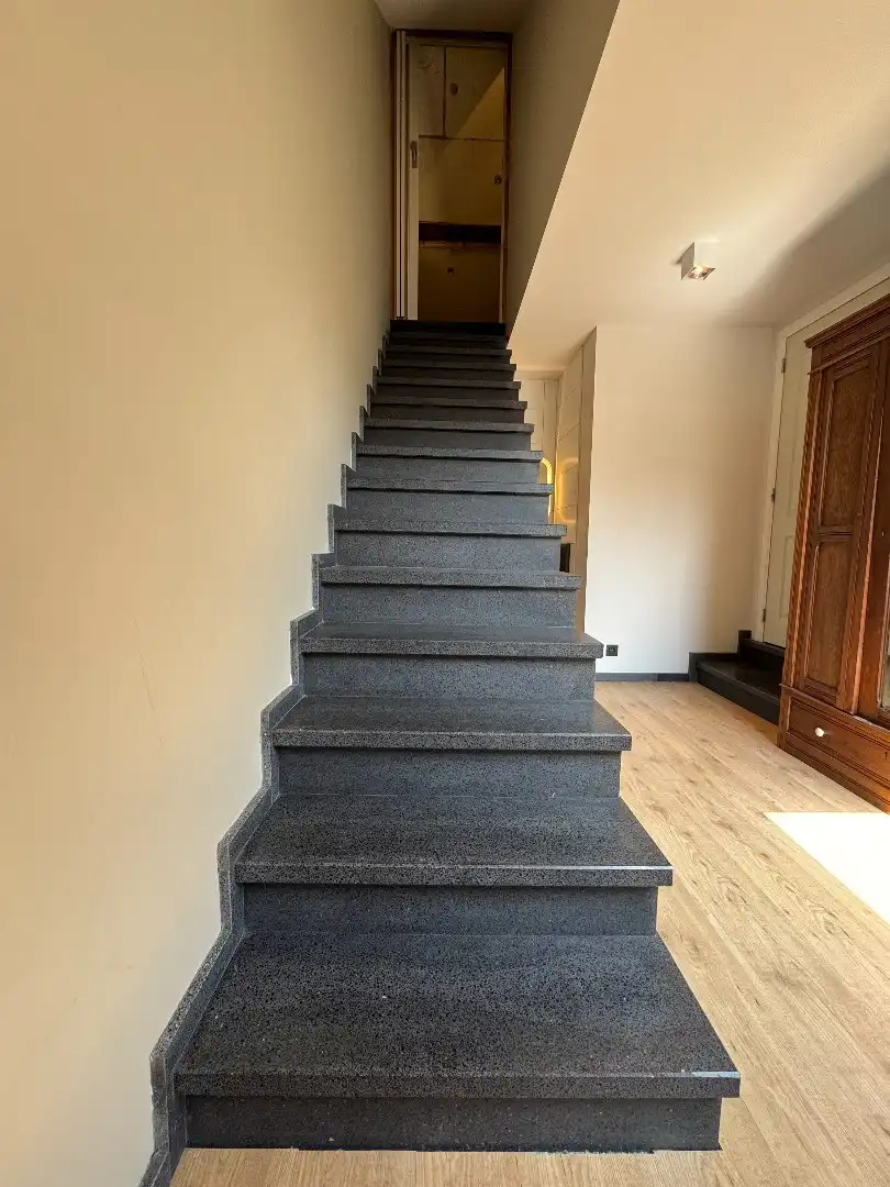 een ruim woonhuis op en met grond foto 21
