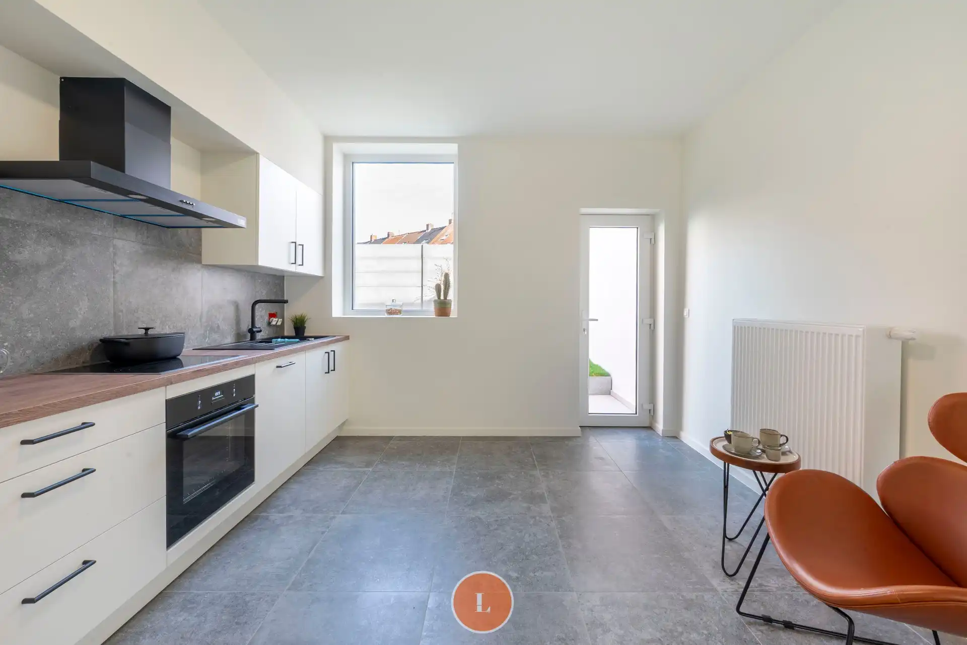 Instapklare totaal gerenoveerde woning met 5 ruime slaapkamers, EPC A, tuin en garage foto 7