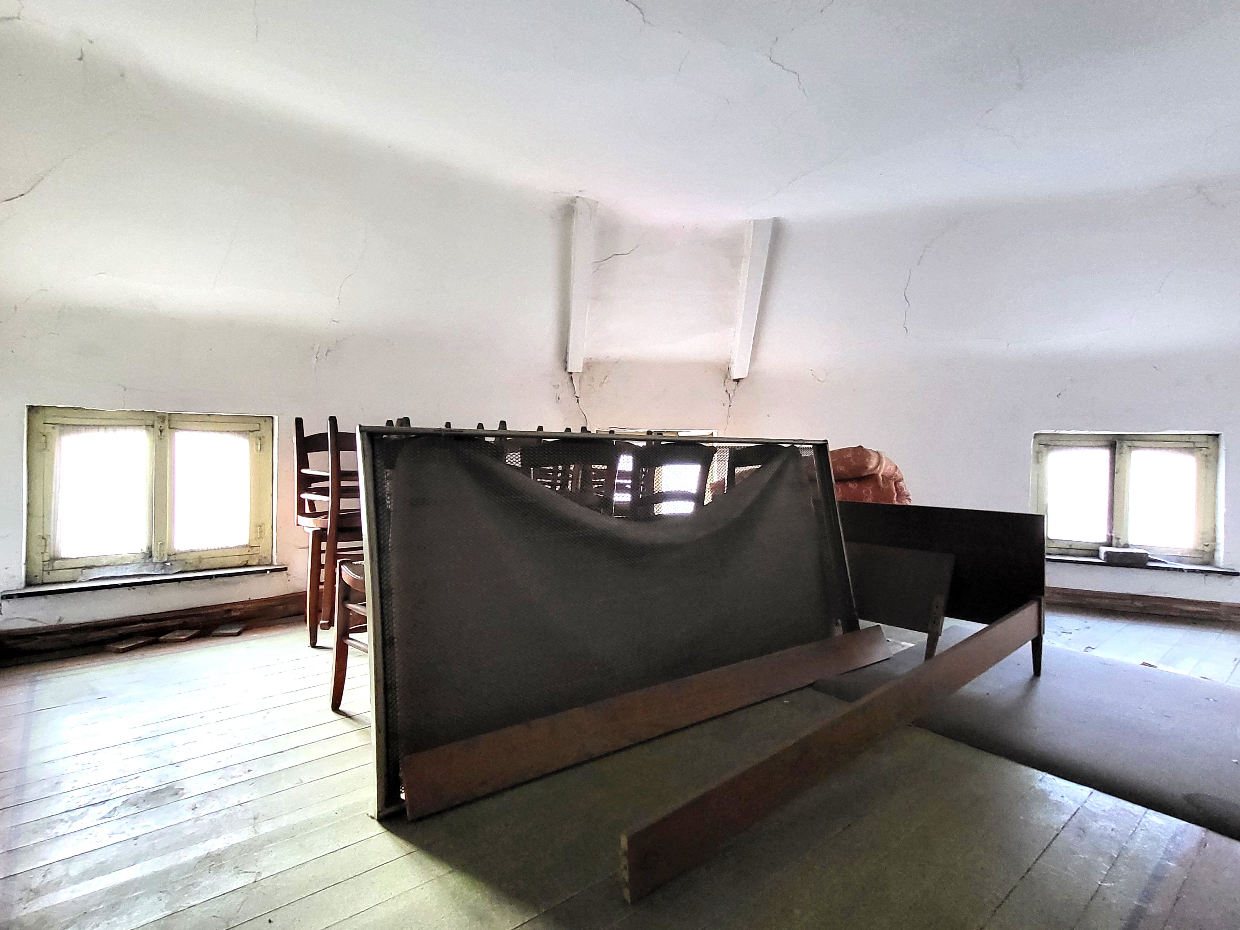 Prachtig te renoveren burgerwoning op 318m² met ruime garage en stalling. foto 22